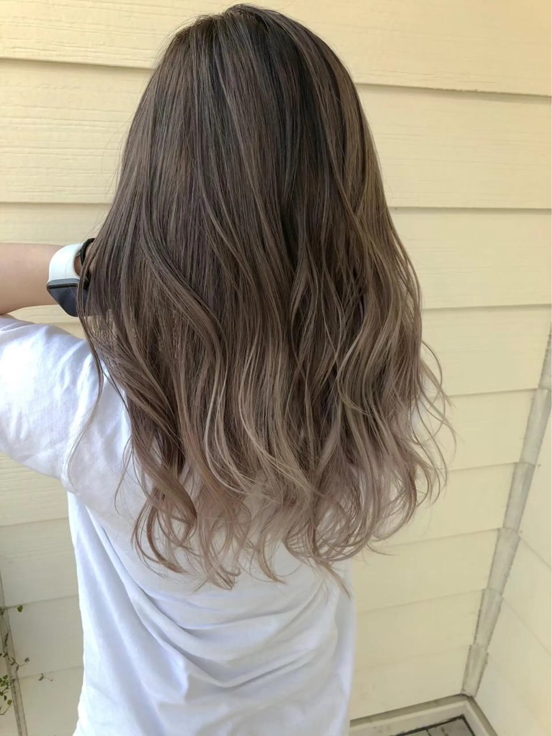 セミロング カラー 小山 美月のヘアスタイル