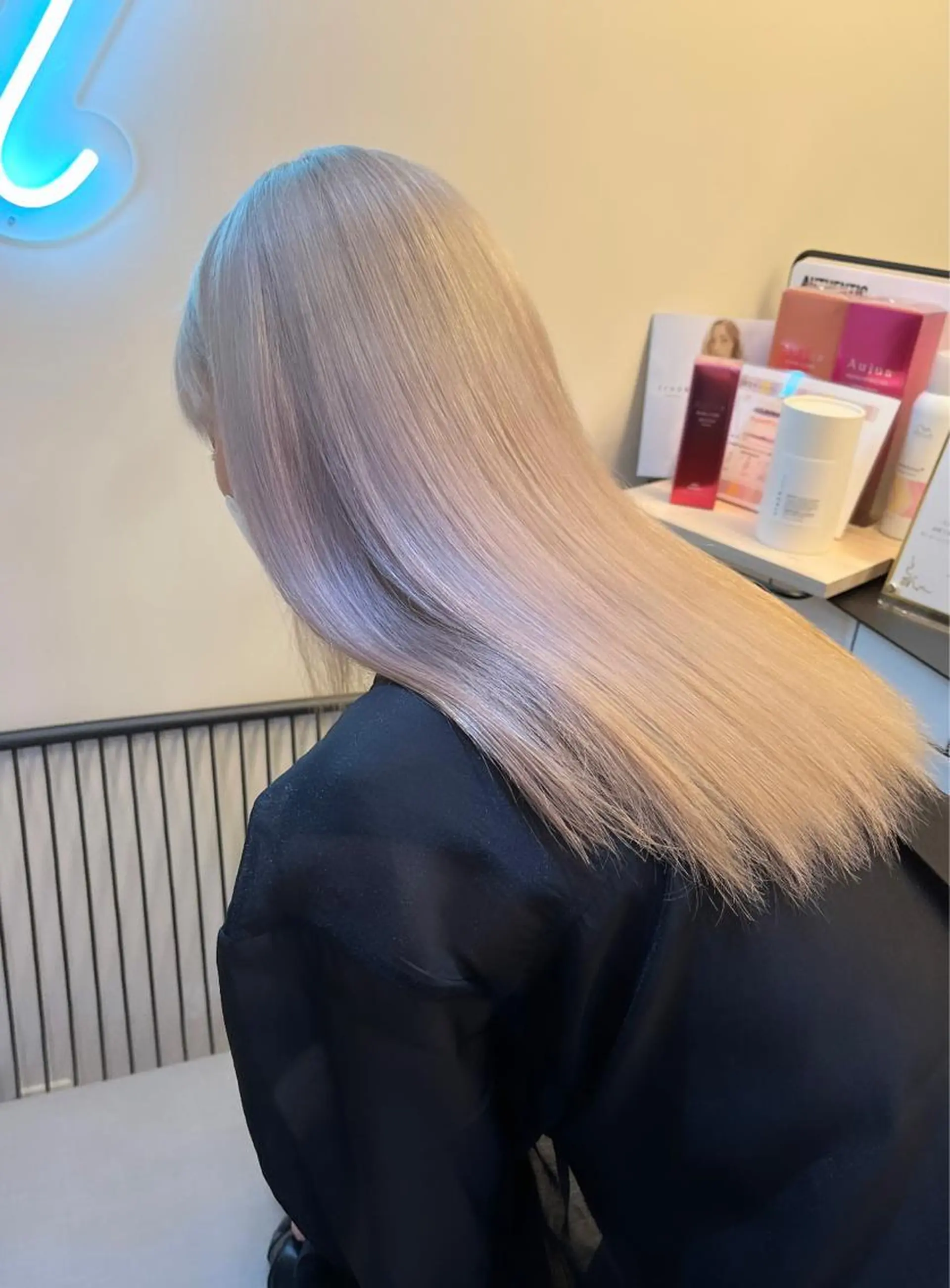 ロング カラー ヘアアレンジ ブリーチ ケアブリーチ ヘアカラー ハイトーンカラー 🦋yuri🦋のヘアスタイル