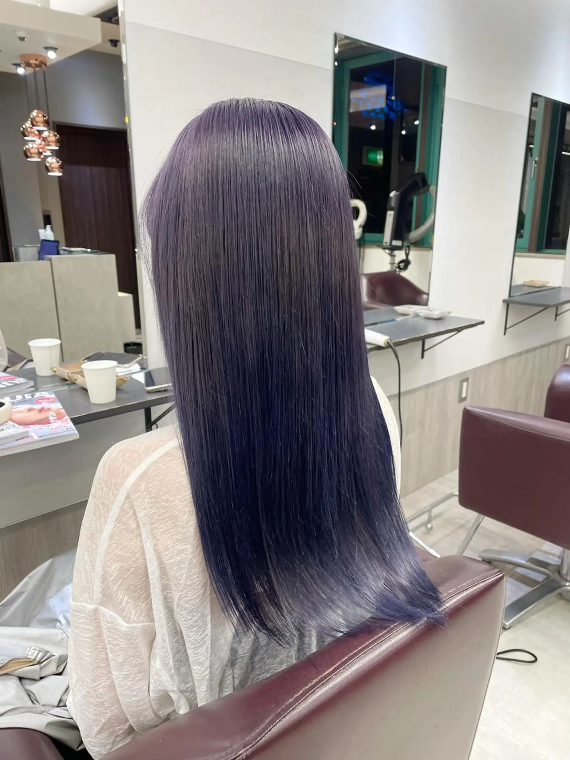 カラー AIRI layer cut hairのヘアスタイル