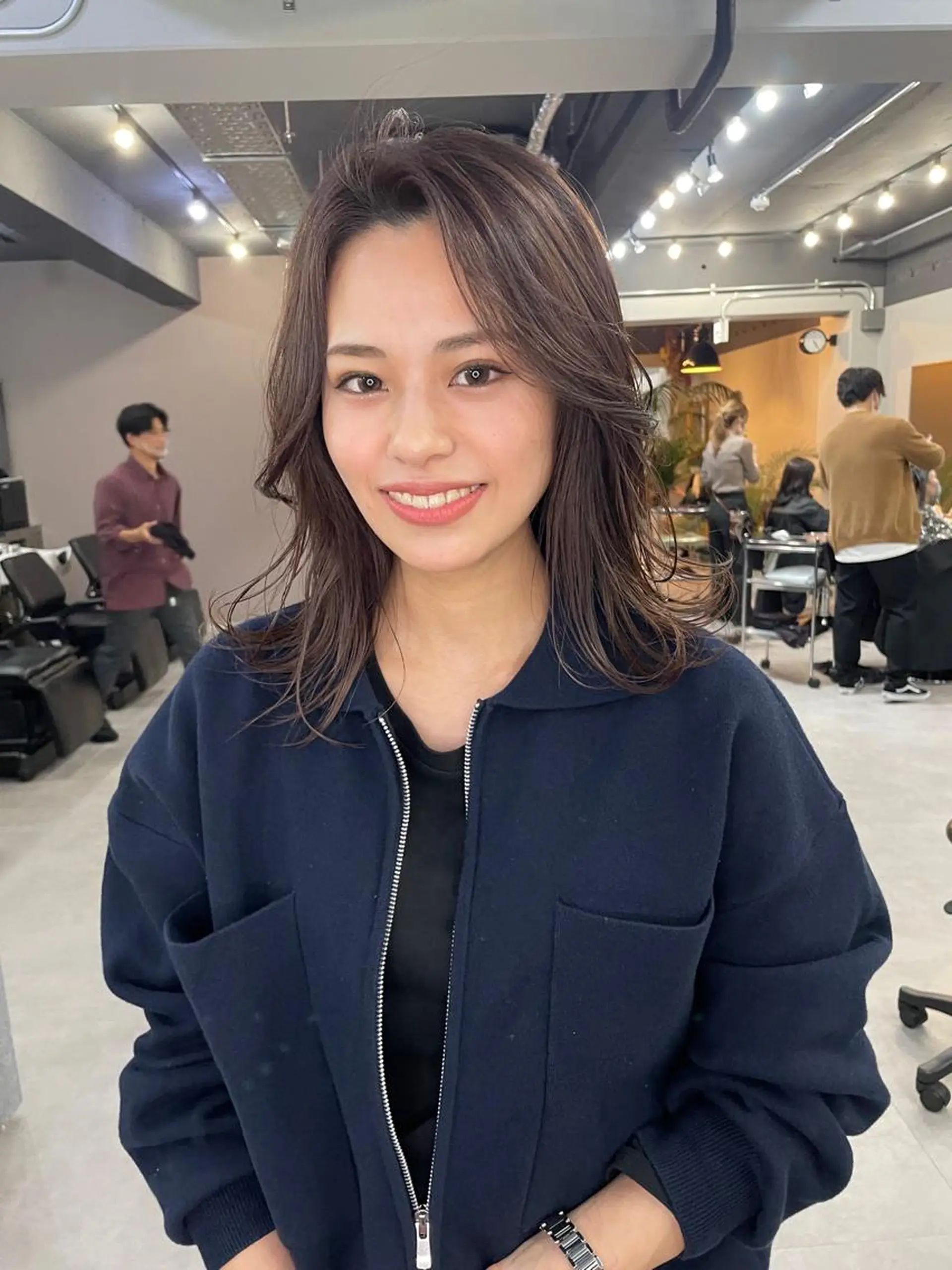 セミロング 倉辻 香奈子のヘアスタイル