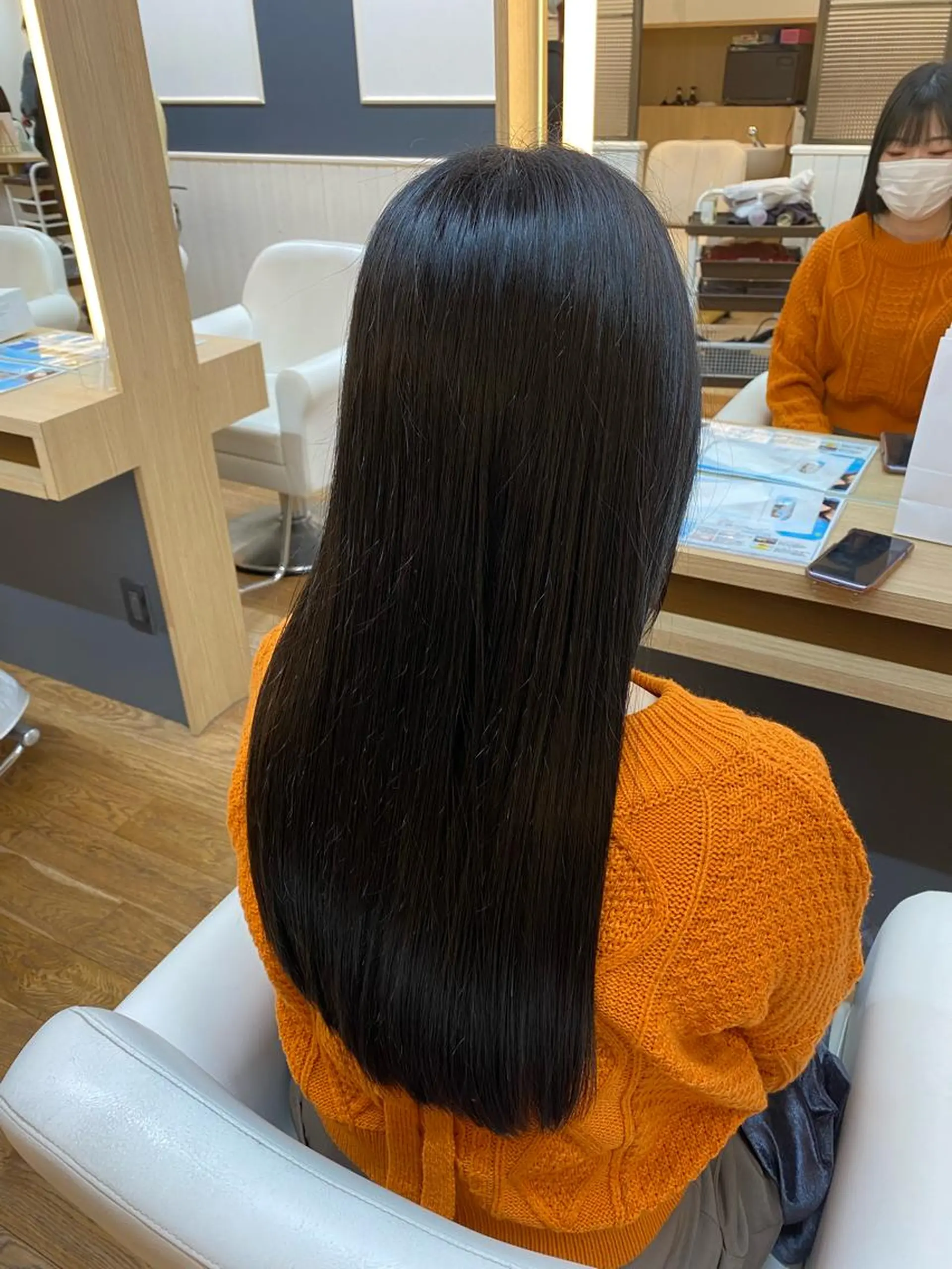 ロング カラー 黒髪 ブルーカラー ブルーブラック トリートメント 韓国ヘア sasugaのヘアスタイル