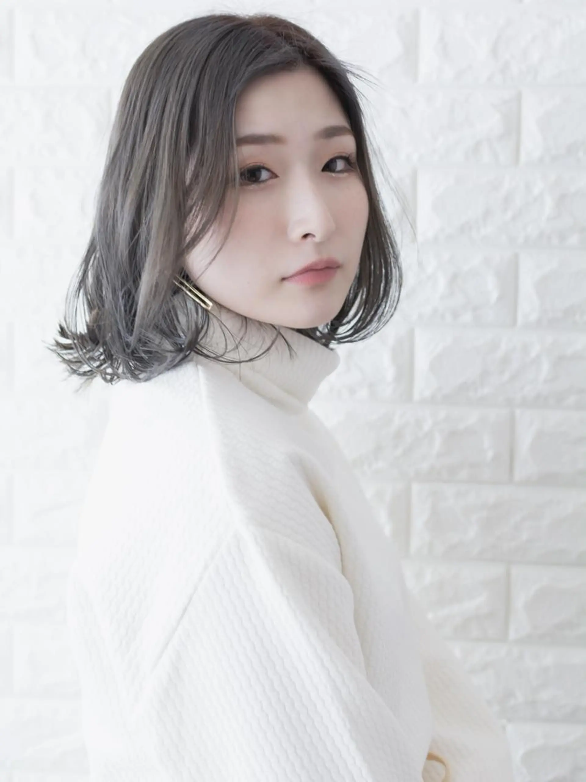 ミディアム カラー 切りっぱなしボブ ショートボブ ベージュカラー ブルーカラー ブルージュ 撮影モデル 斉藤 正敏のその他イメージ