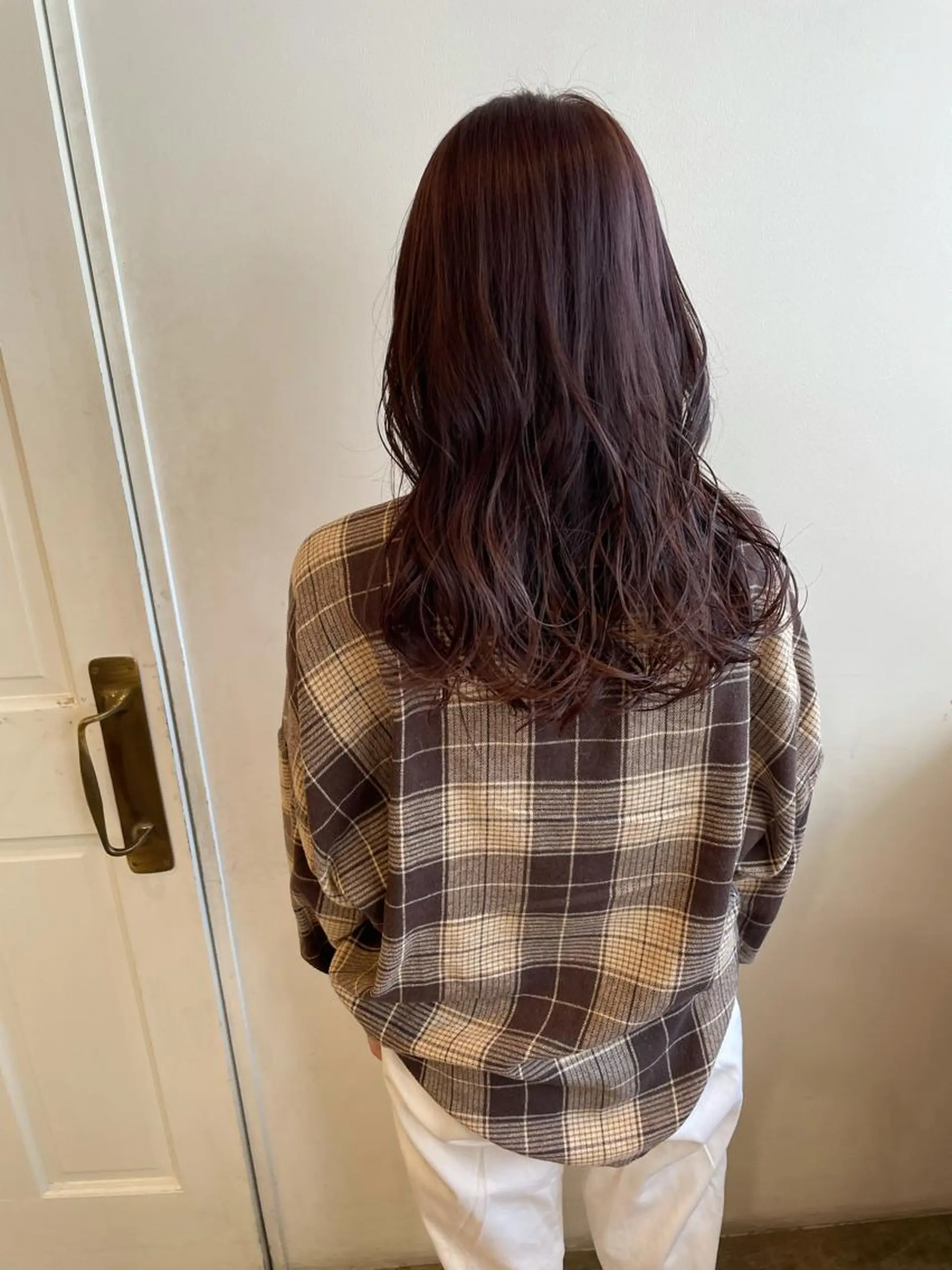 セミロング カラー カット ヘアカラー トリートメント MIOベージュカラー 柔らかいカラーのヘアスタイル