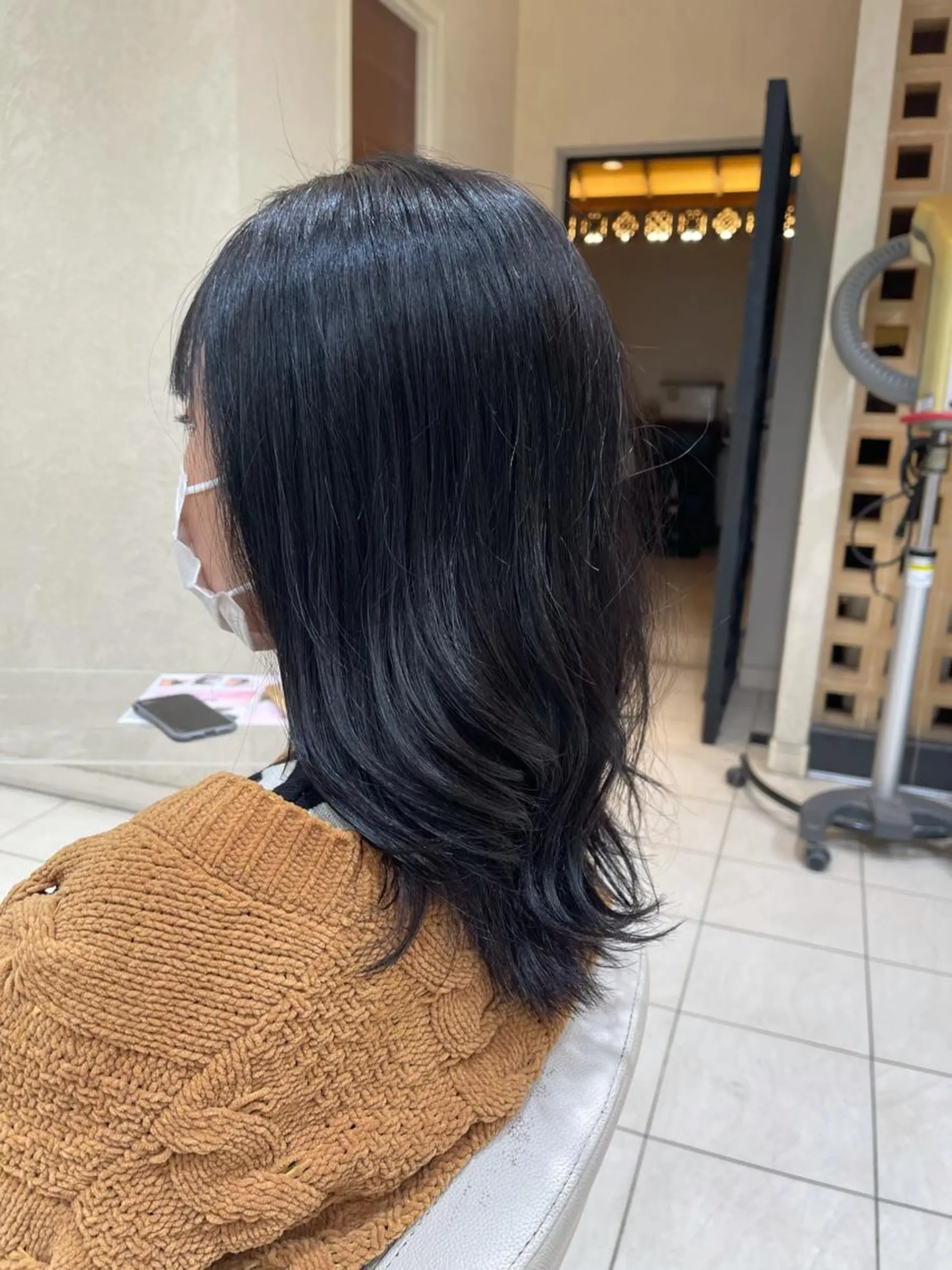 セミロング カラー 黒髪 ブルーカラー ブルーブラック カネヒラ リョウスケのヘアスタイル