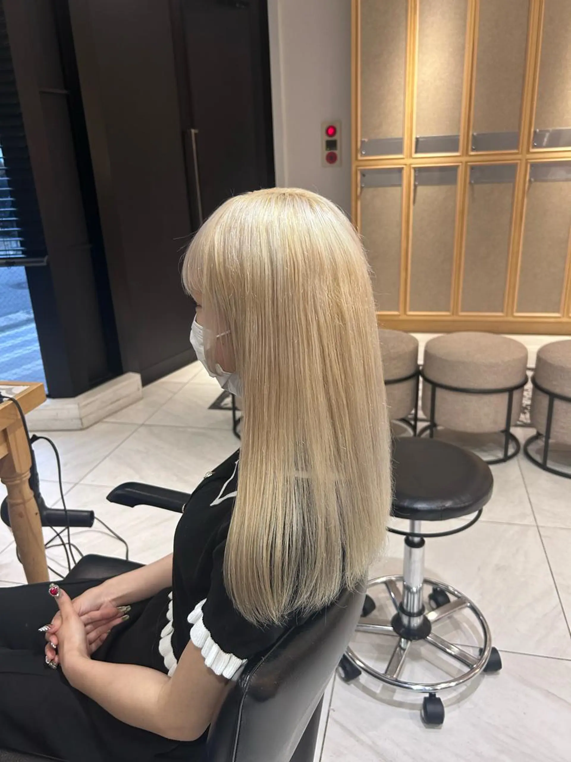 カラー ヘアカラー トリートメント ヘッドスパ ヘアセット miko🪽地毛風/ ハイトーン/レイヤーのヘアスタイル