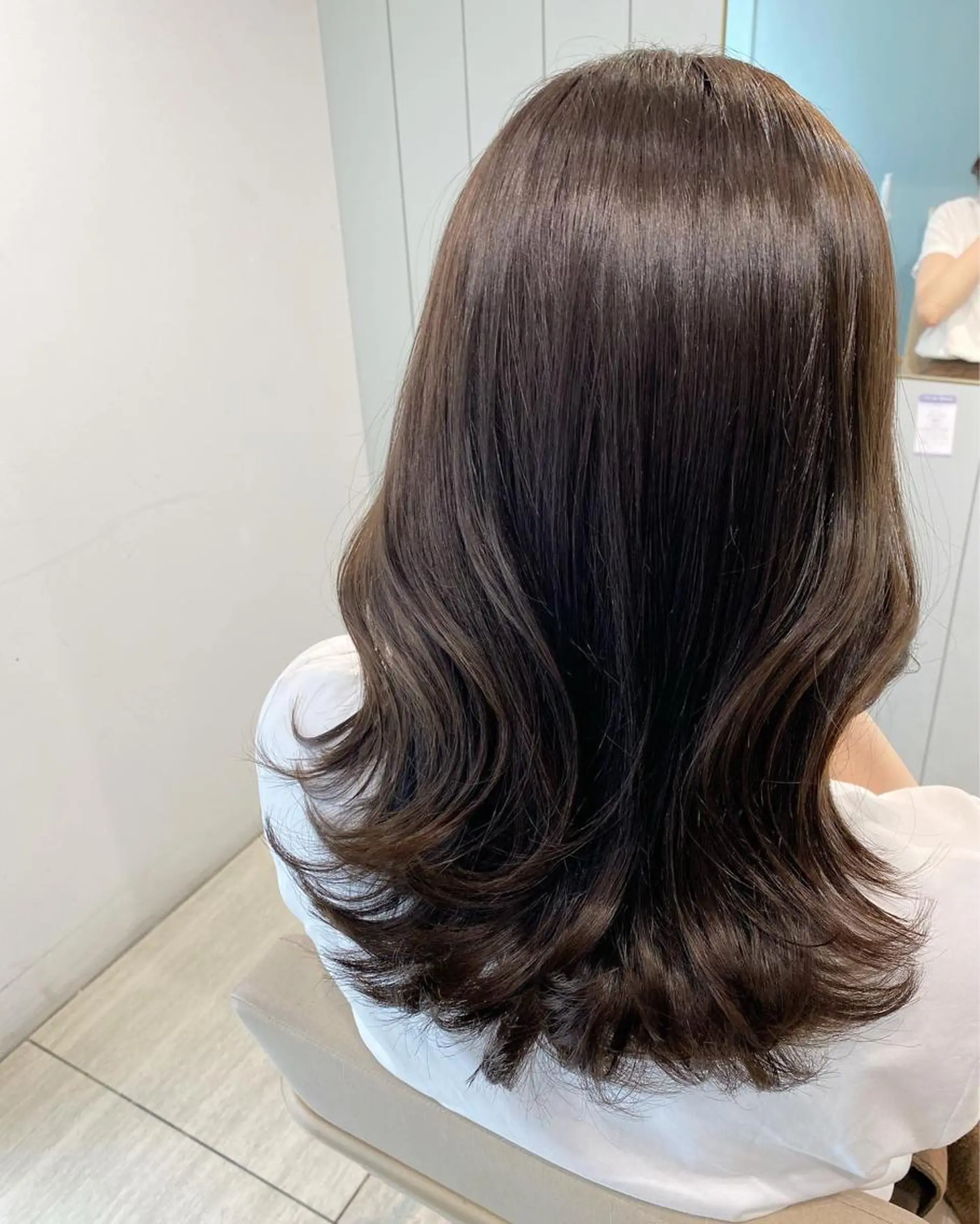 セミロング カラー アッシュ ベージュカラー 黒髪 ブリーチ ブルーカラー カット ヘアカラー トリートメント 韓国風レイヤーカット 💎髪質改善"yuiのヘアスタイル