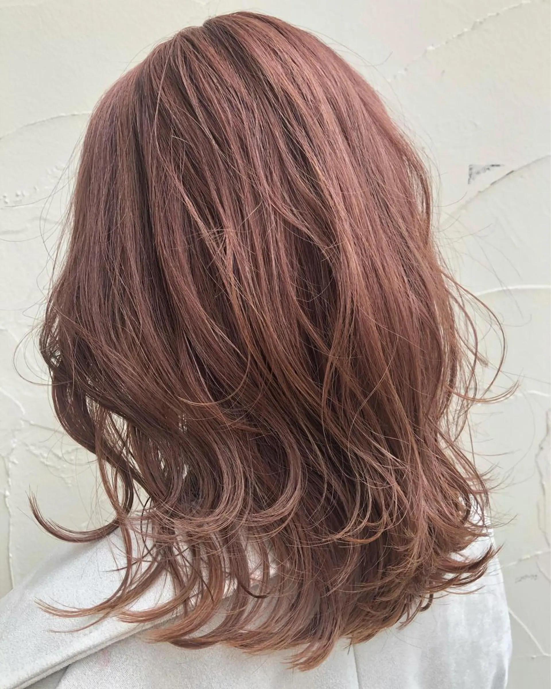 ミディアム カラー ピンクカラー 大岩 茉愉のヘアスタイル