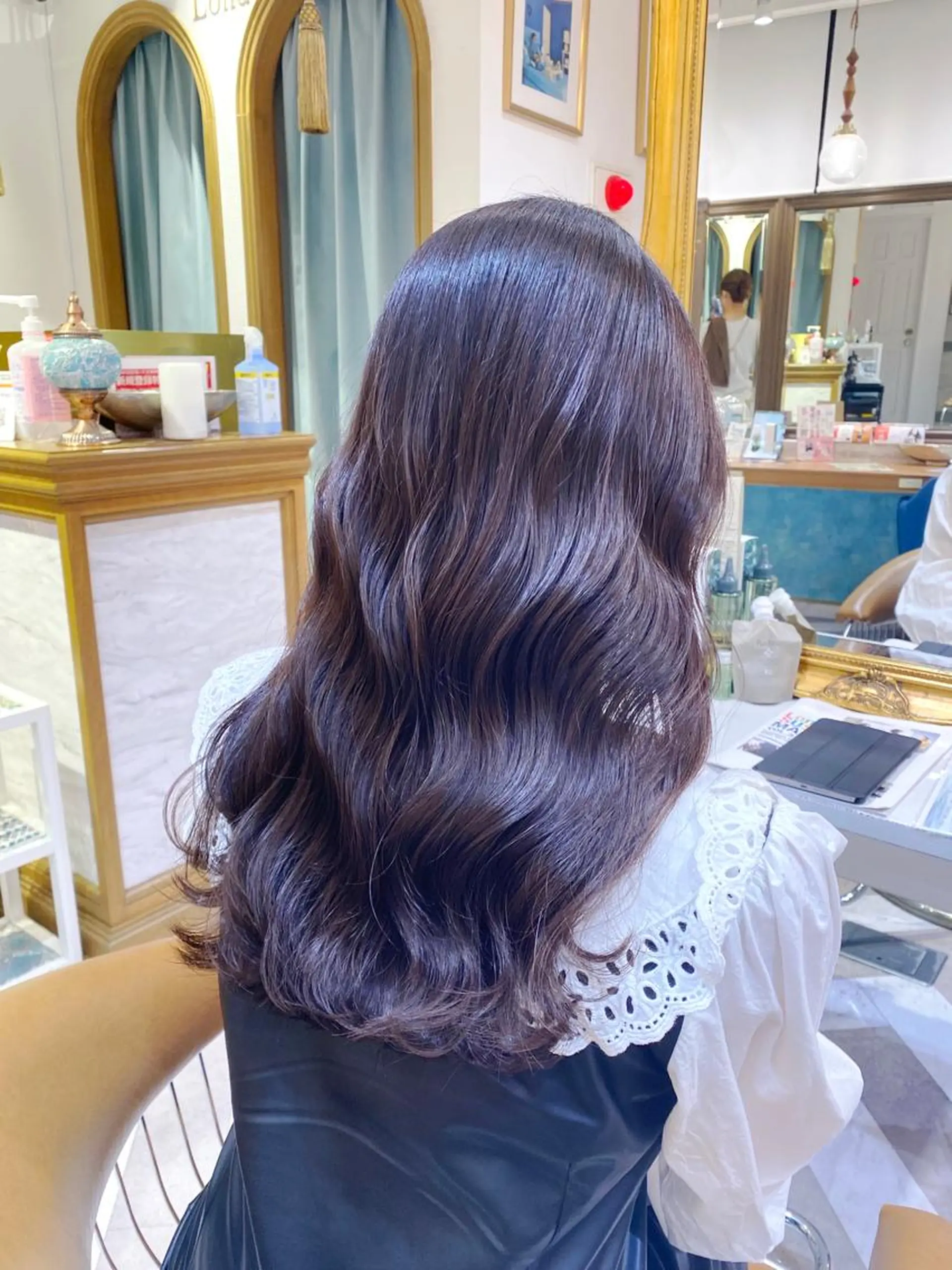 ミディアム カラー カット ヘアカラー トリートメント レイヤーカット /透明感カラー西田のヘアスタイル