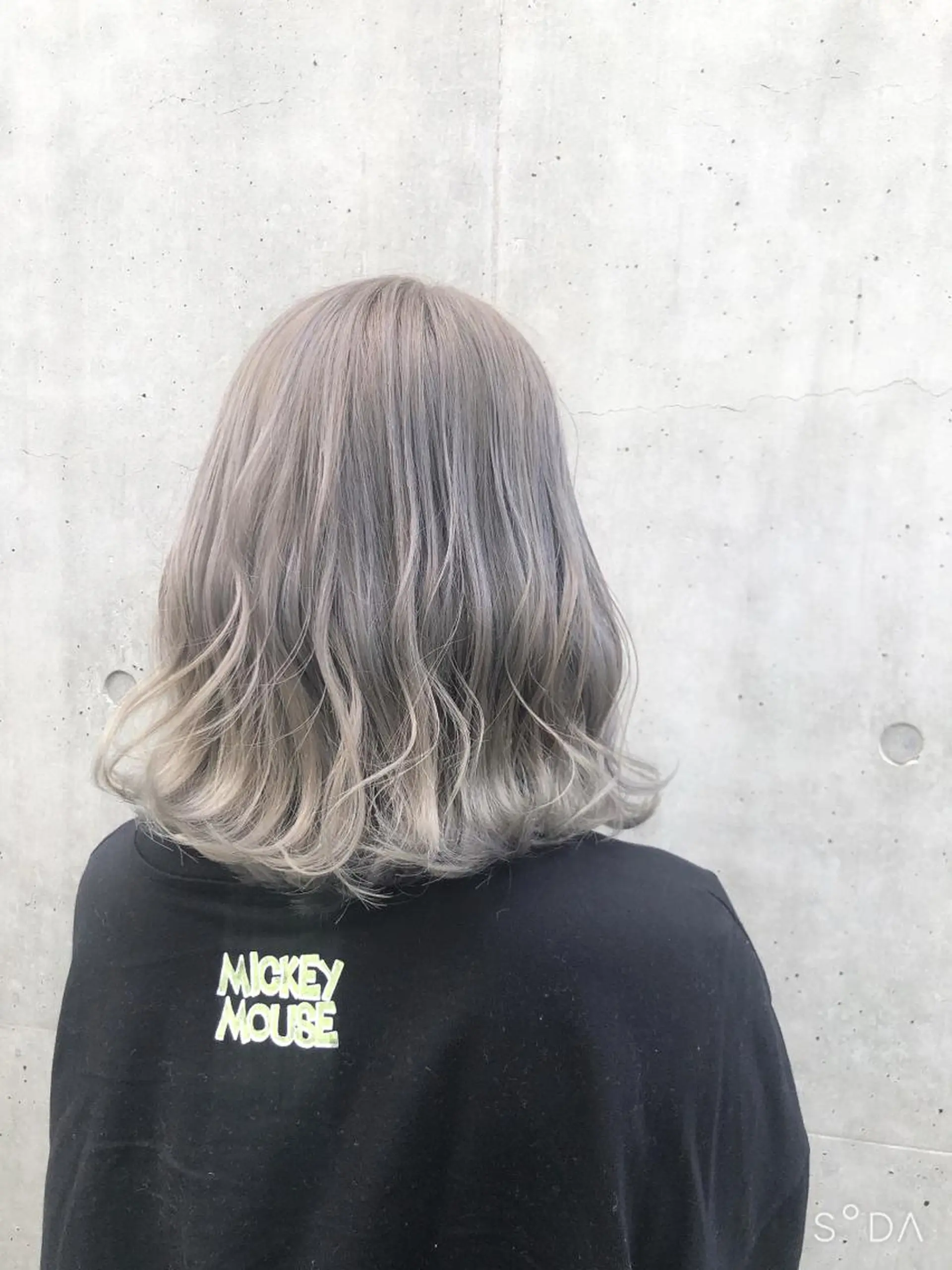 カラー ブリーチ グレージュ ハイトーンカラー シルバー シルバーグレージュ ヘアカラー トリートメント 自宅での再現性👌 溝の口/中裕樹のヘアスタイル