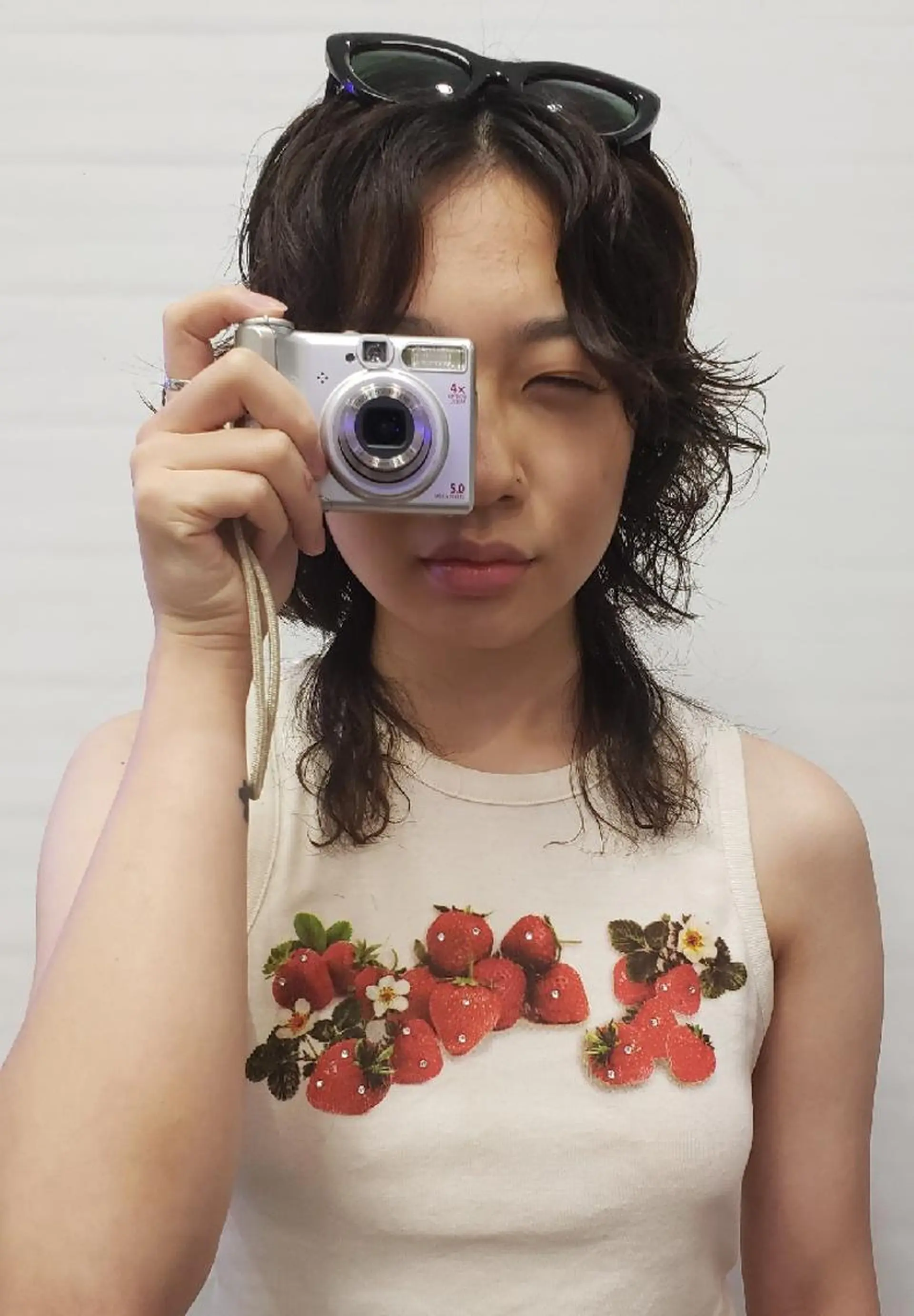 ミディアム レイヤーカット Backbocker所属・ハイトーン/ブリーチ /デザインカラーのヘアスタイル