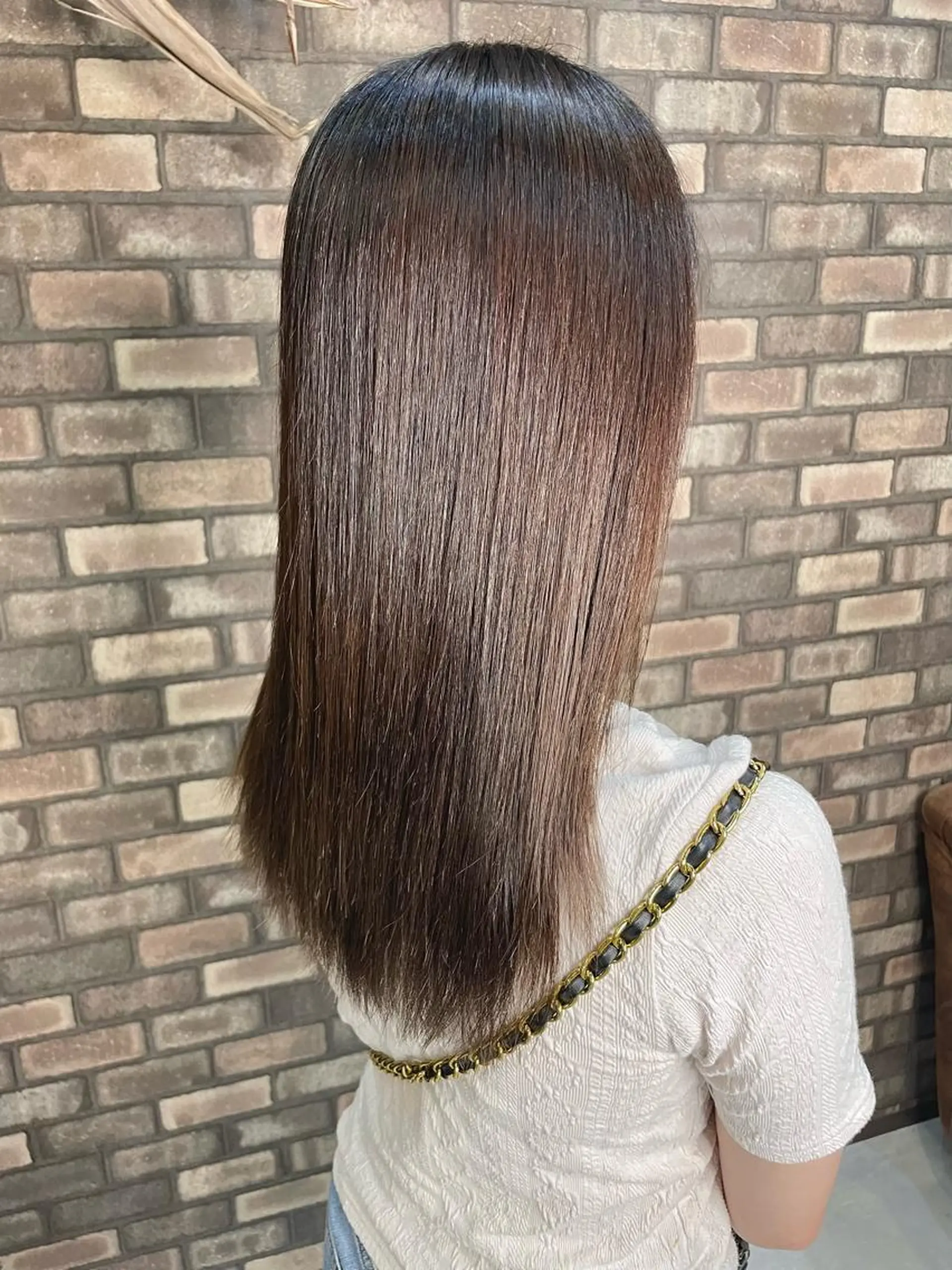 セミロング 縮毛矯正 🔷ブリーチバレイヤ ージュ🔷飯野達也のヘアスタイル