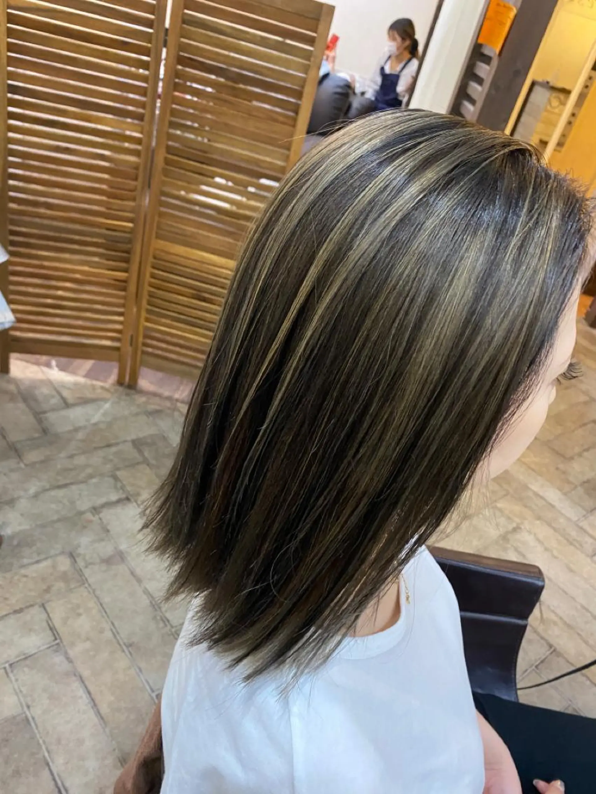 ミディアム カラー カット ヘアカラー トリートメント グランルシア梅田所属・女性指名人気no.1 尾崎のヘアスタイル