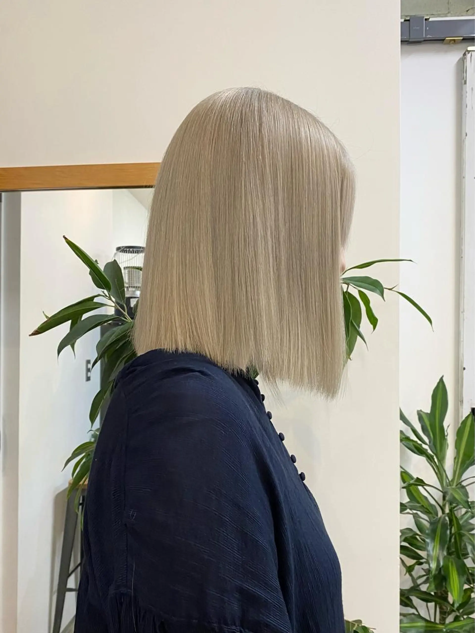 ミディアム カラー ヘアアレンジ ベージュカラー ブロンド ブロンドベージュ souco/ moenoのヘアスタイル