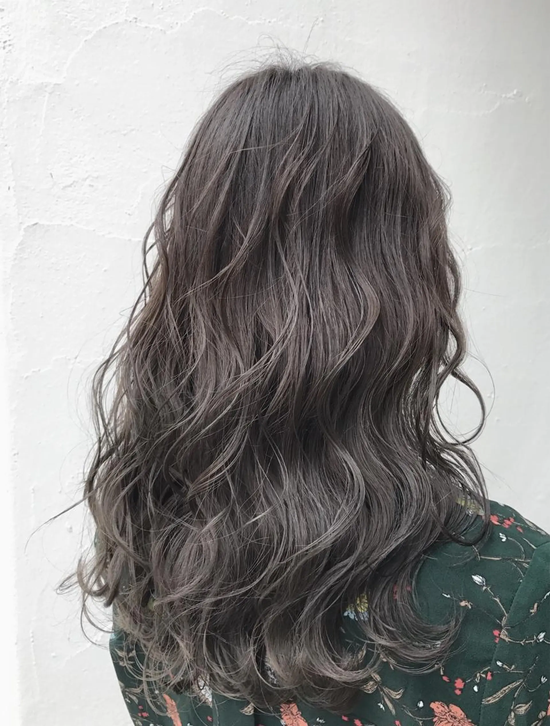 ミディアム カラー グラデーションカラー グレージュ カット特化柏駅 徒歩3分LOUのヘアスタイル