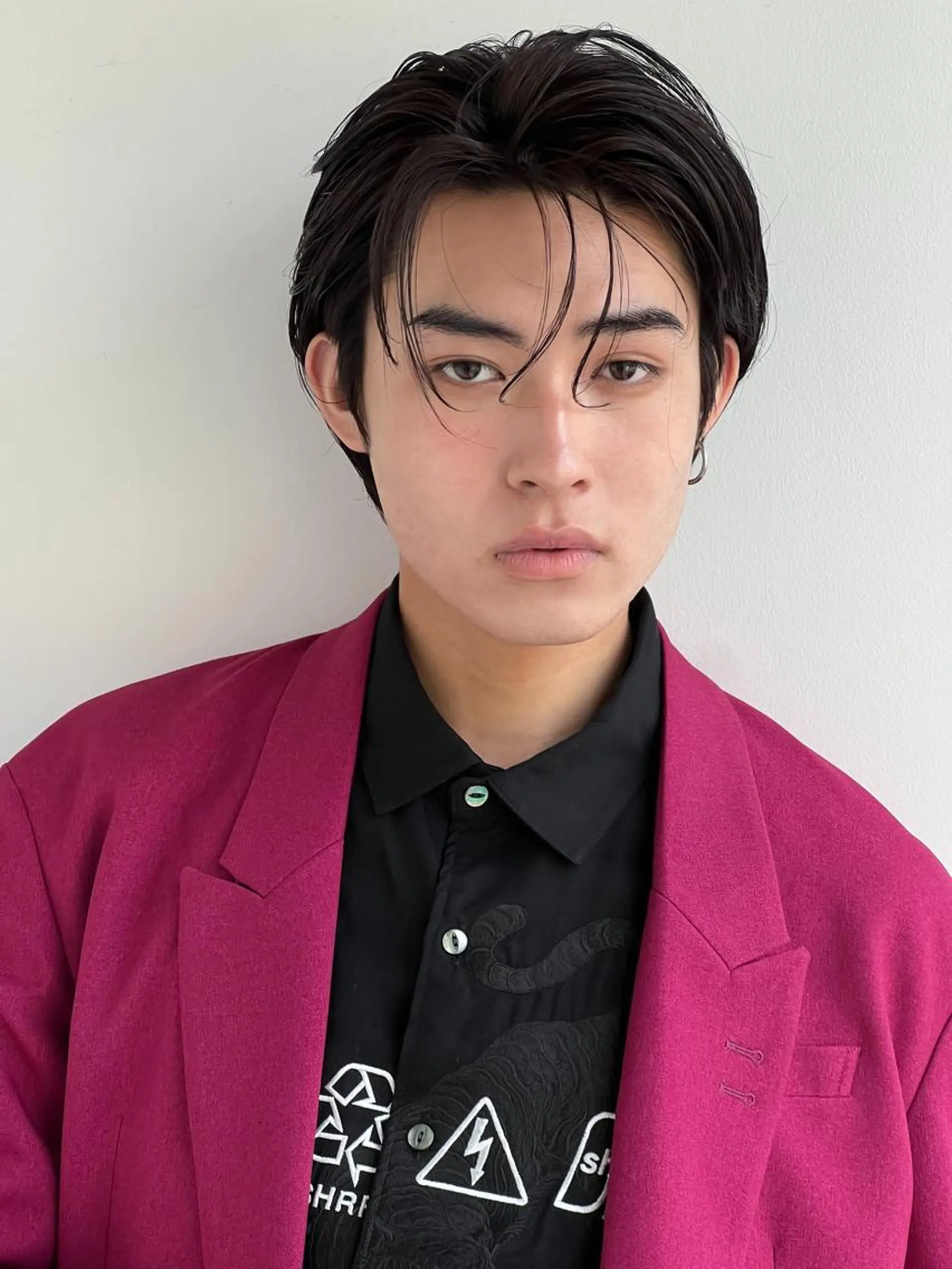 ショート カラー メンズ センターパート カット ヘアカラー メンズカット曲がる 縮毛矯正佐々木タクマのヘアスタイル