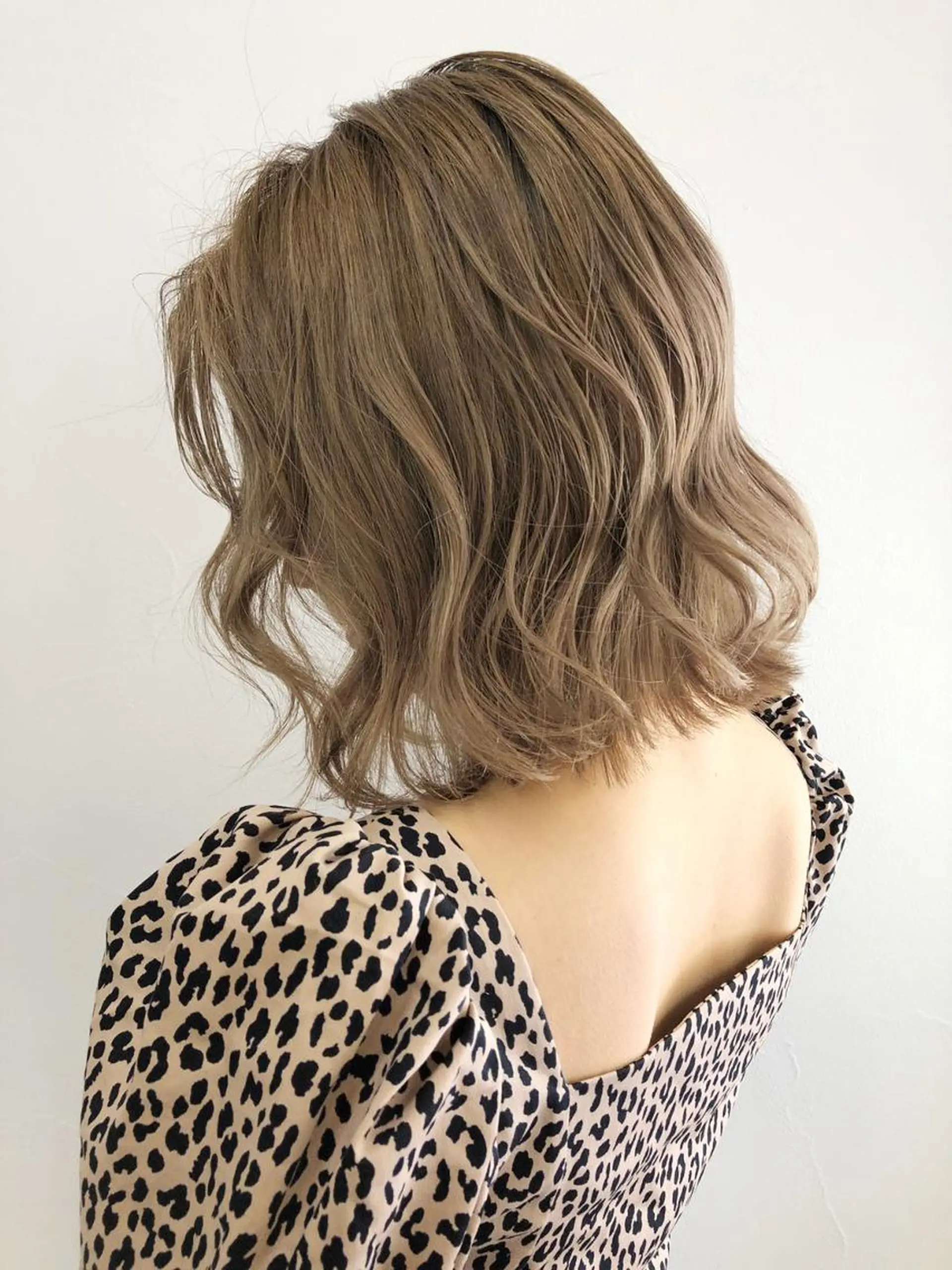 ミディアム カラー パーマ ヘアアレンジ グレージュ ボブ ITbyALBUM 中野店のヘアスタイル