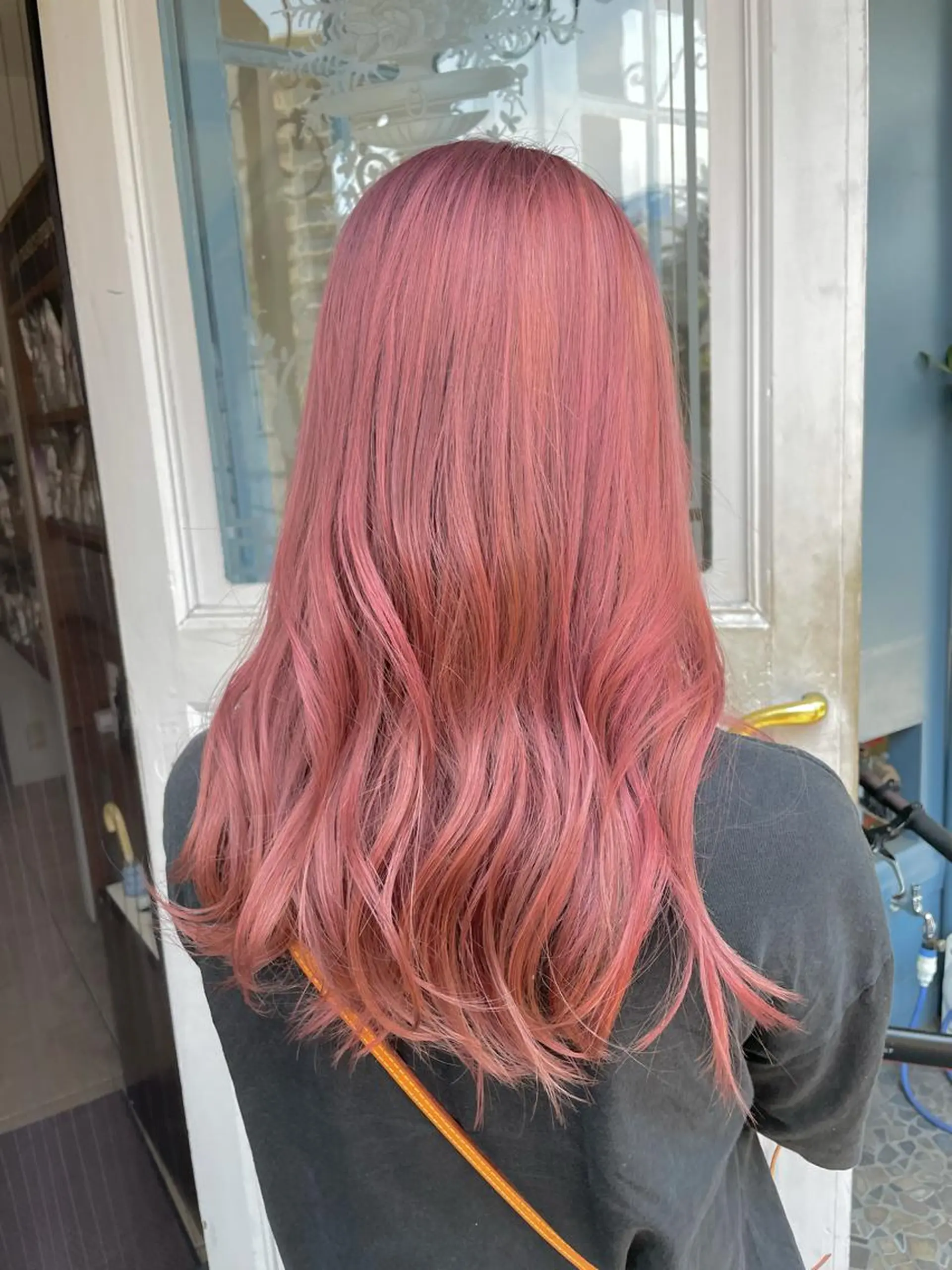 セミロング ヘアカラー トリートメント ブリーチ毛矯正.髪質 改善.髪にドラマをのヘアスタイル