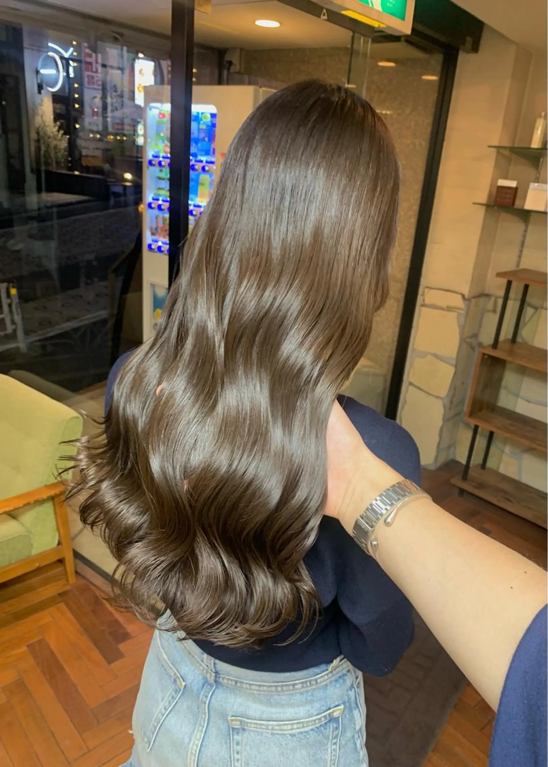 ロング カラー ベージュカラー ブリーチ ブリーチなしカラー オリーブベージュ カット ヘアカラー トリートメント LUMO所属・矢野 晃平のヘアスタイル