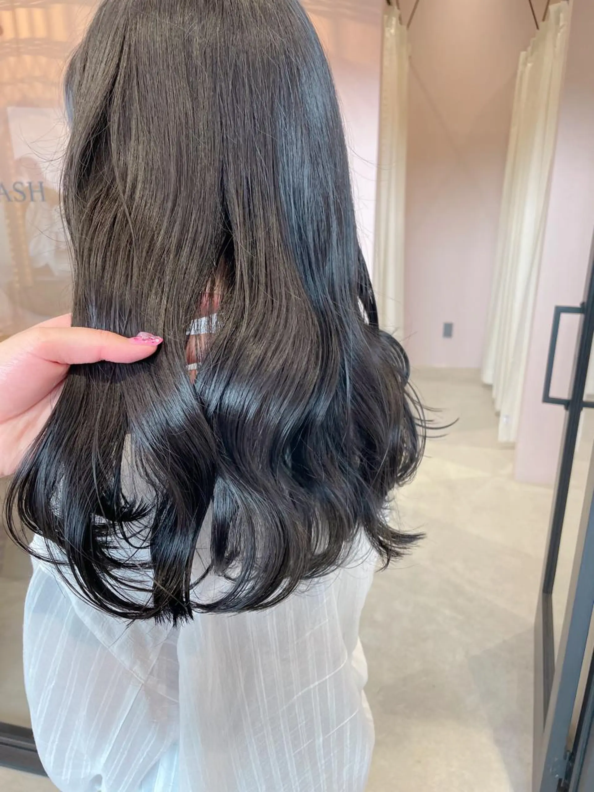 ロング カラー ブリーチ 透明感カラー グレージュ 艶髪/モテヘア🎀 MIHOのヘアスタイル