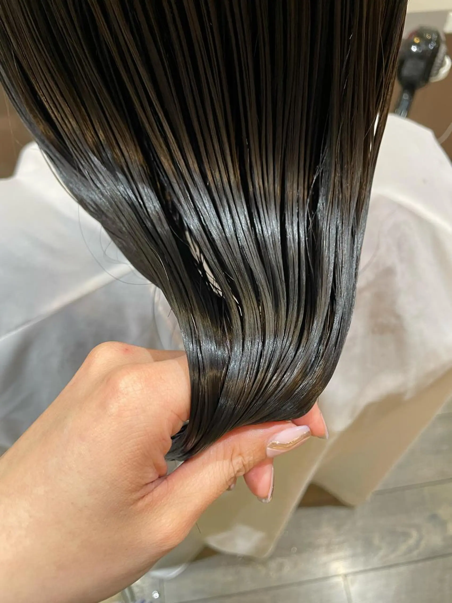 セミロング トリートメント カット ヘアカラー 韓国レイヤーカット 🫧大阪梅田レイヤーのヘアスタイル