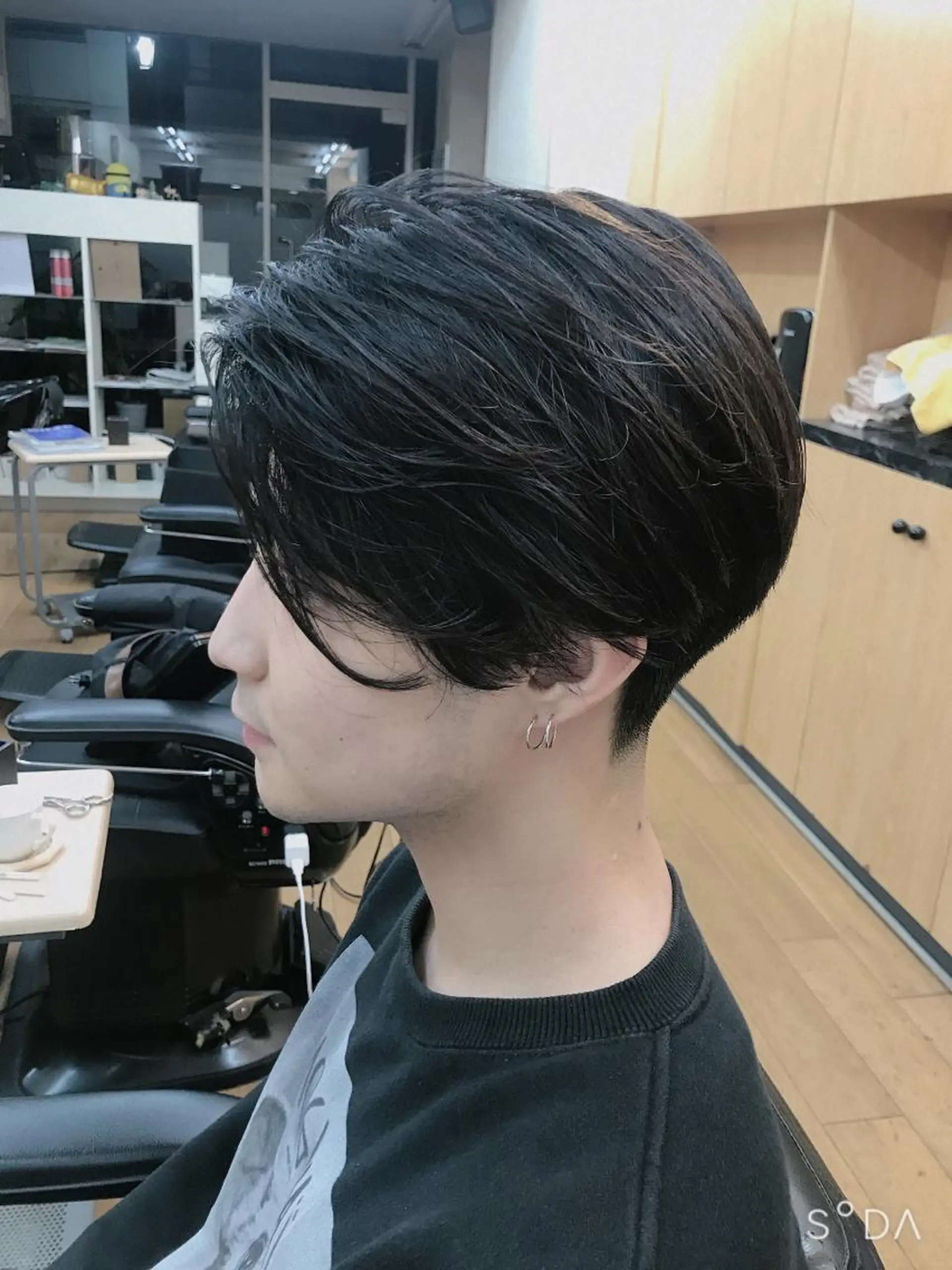 ミディアム パーマ メンズ センターパート レイヤーカット カット BarberTOKUTOKO所属・TOKUTOKO 小野寺のヘアスタイル