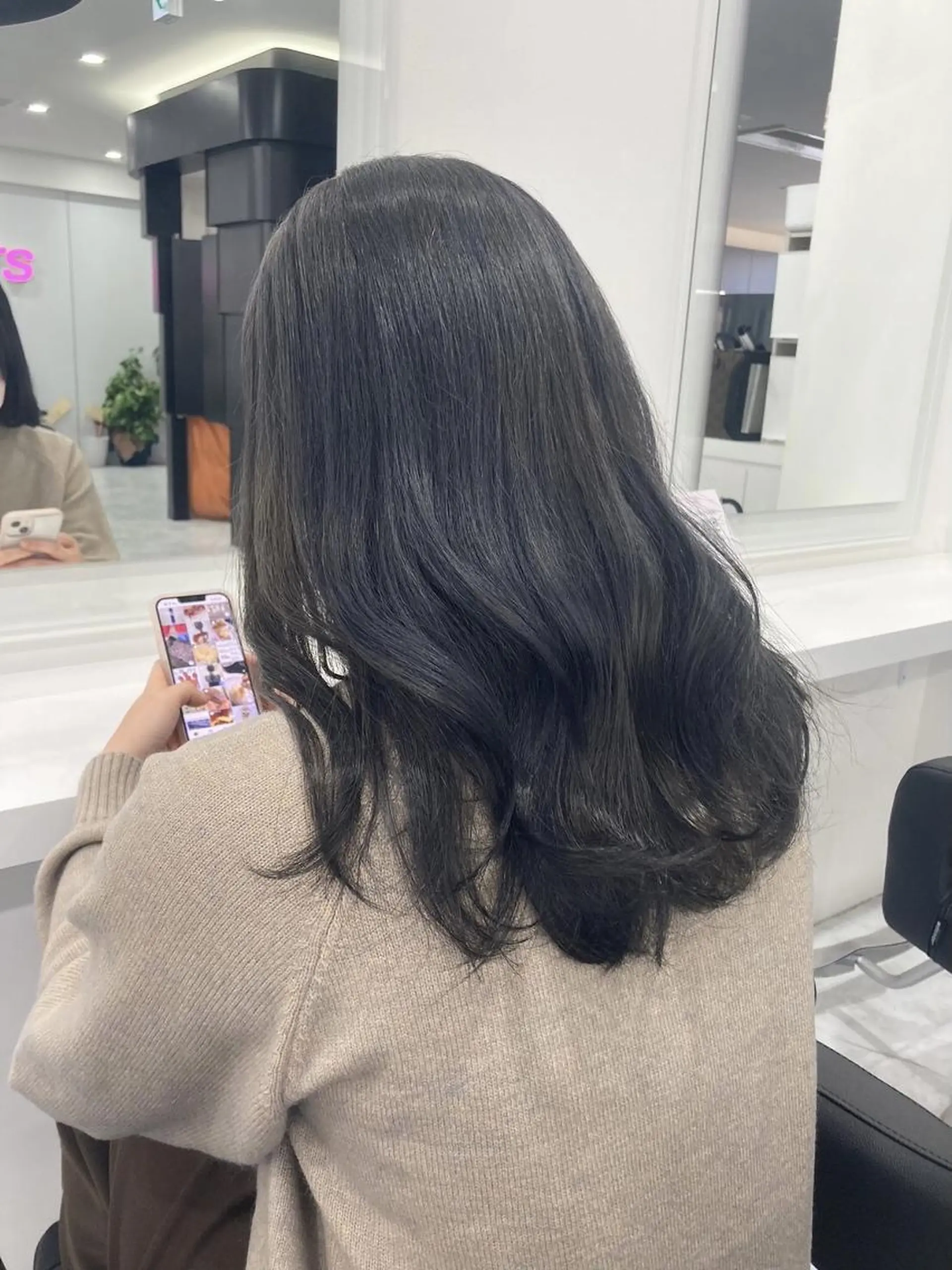 カラー 透明感グレージュ/ 艶髪/銀座TUNEのヘアスタイル