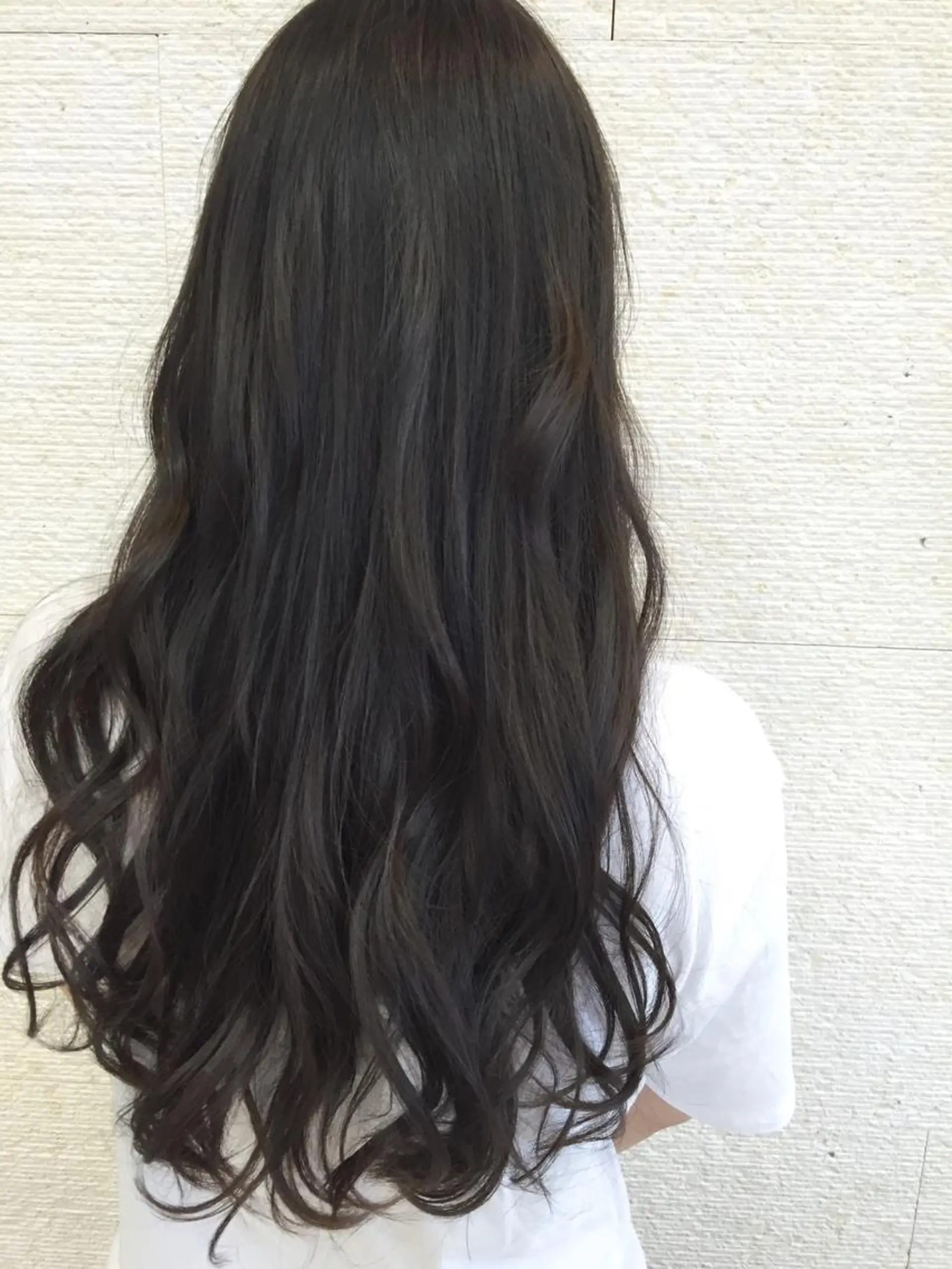 ロング カラー ダークグレー イルミナカラー CURE nex the salon所属・清野 大のヘアスタイル