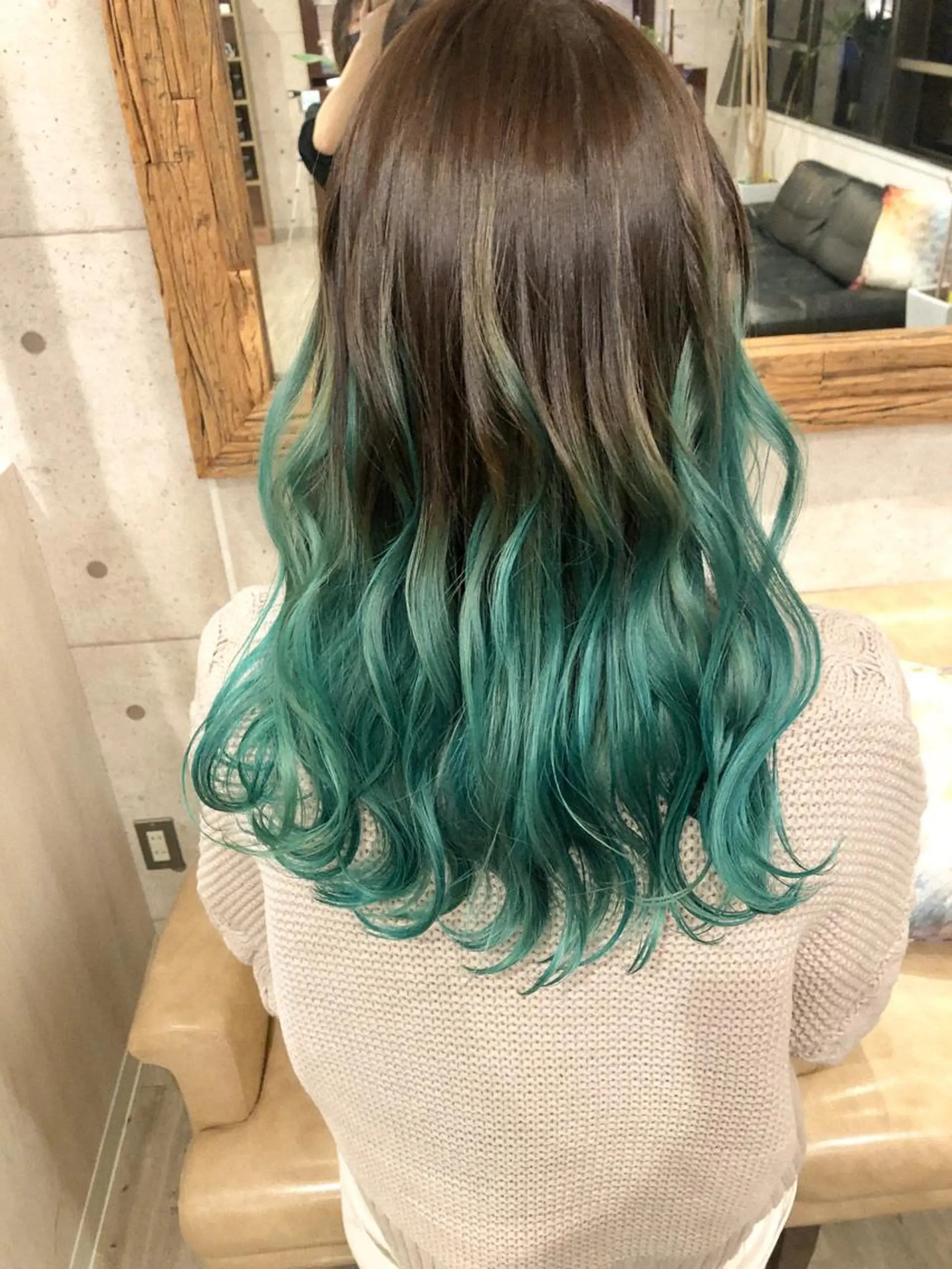 セミロング カラー ヘアアレンジ グラデーションカラー トリートメント カラーパティシエ facce🌼ikoのヘアスタイル