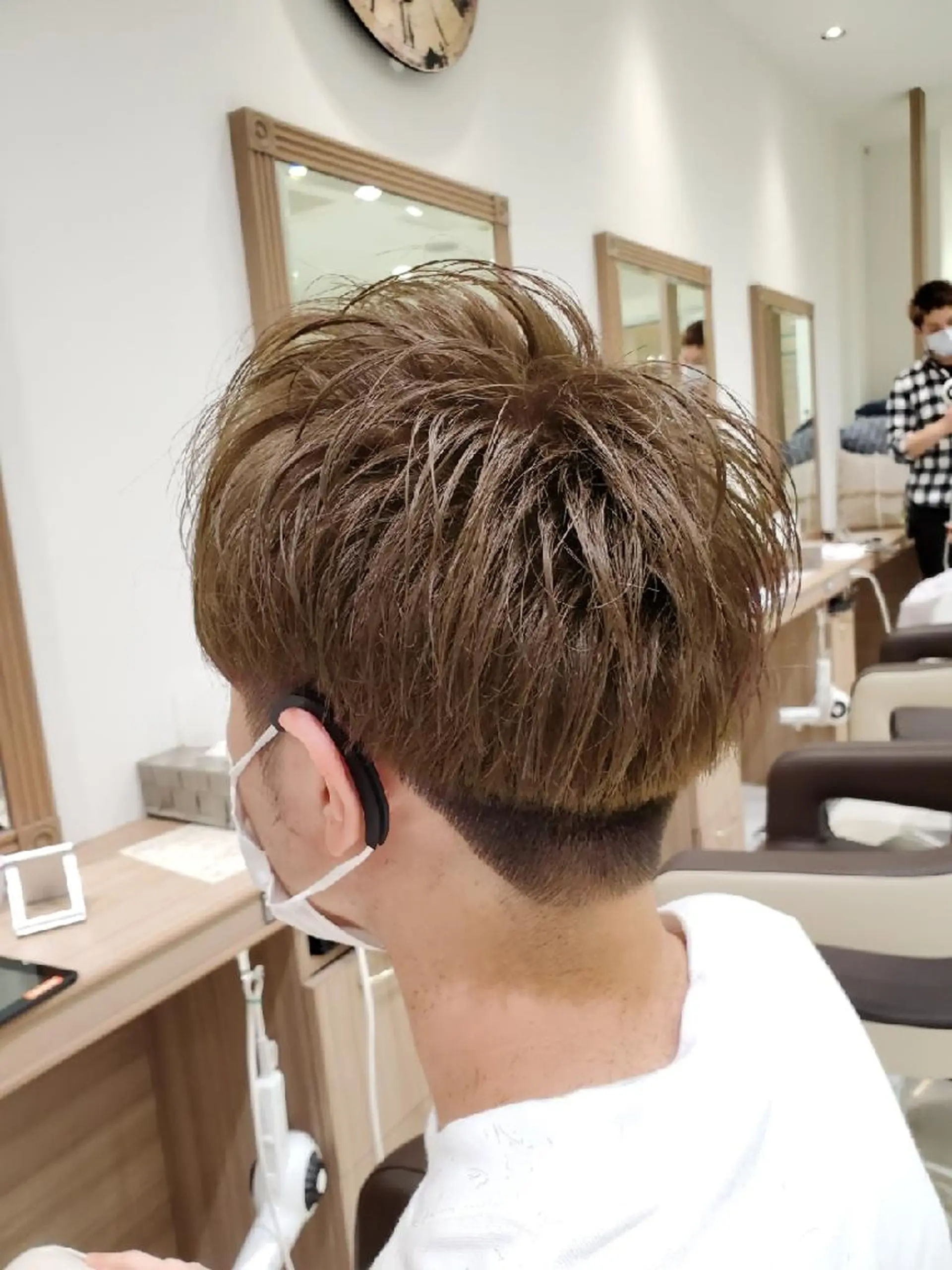 ショート カラー ベージュカラー ブリーチ イルミナカラー ミルクティーベージュ 中村 和貴のヘアスタイル