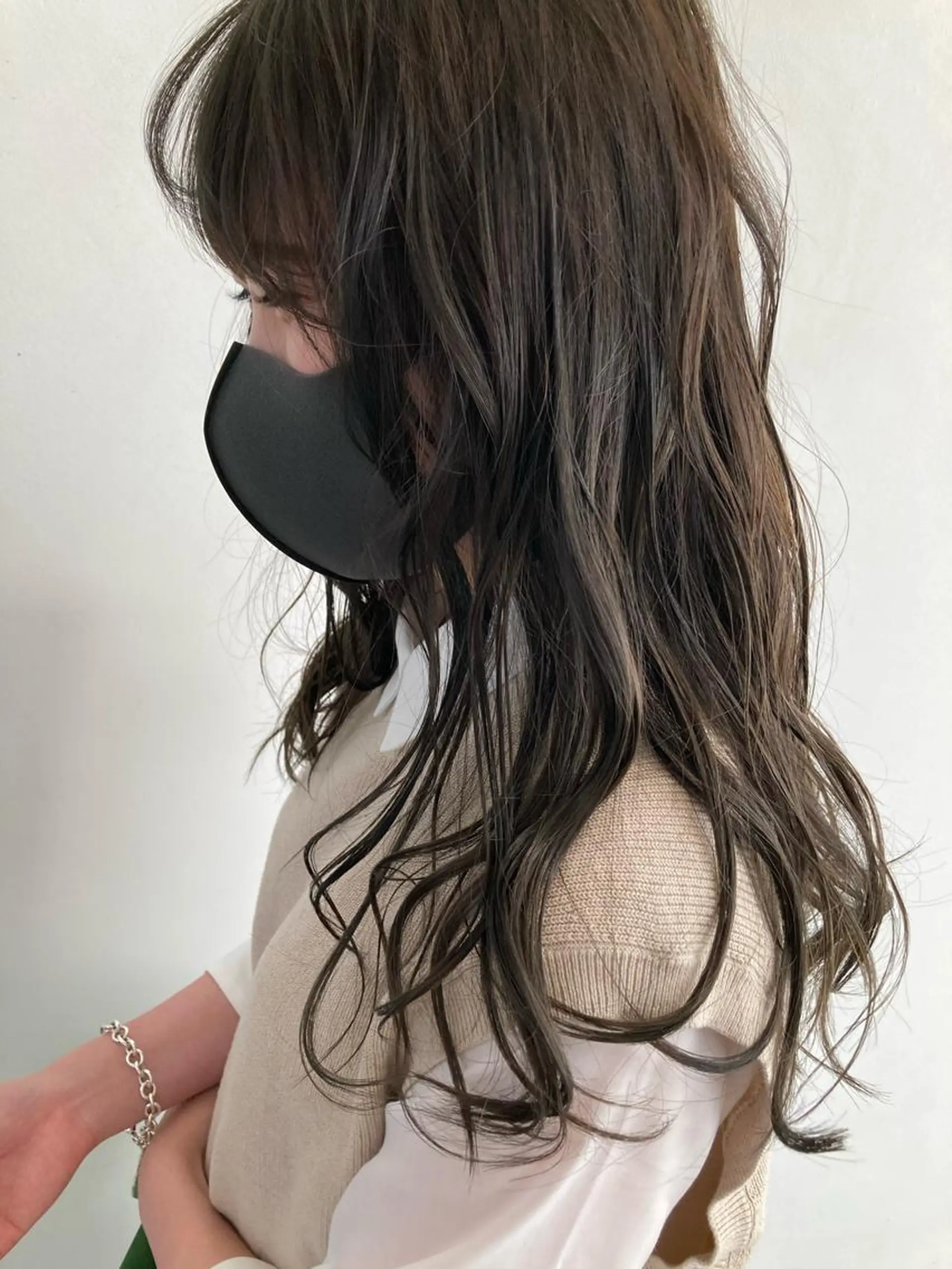 ミディアム カット ヘアカラー 佐藤 旭のヘアスタイル