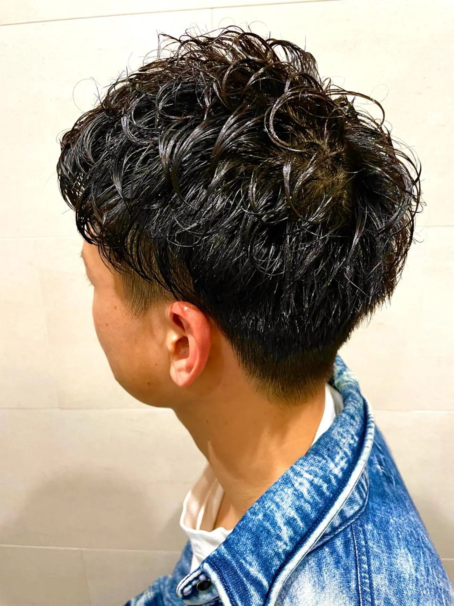 ショート メンズ アップバング メンズパーマ ショートヘア Graceful BarBer platinum所属・無料メンズカット💈 遠山泰輝のヘアスタイル