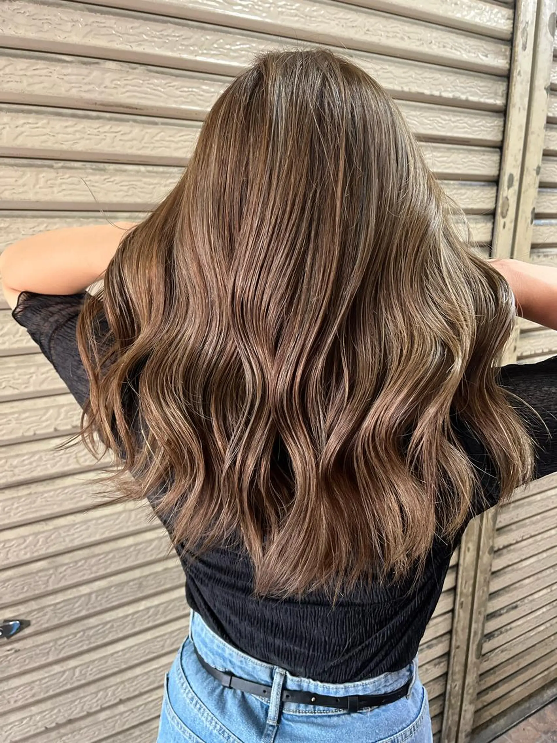 セミロング カラー Blue高槻所属・ハイライト 透明感カラー松本のヘアスタイル