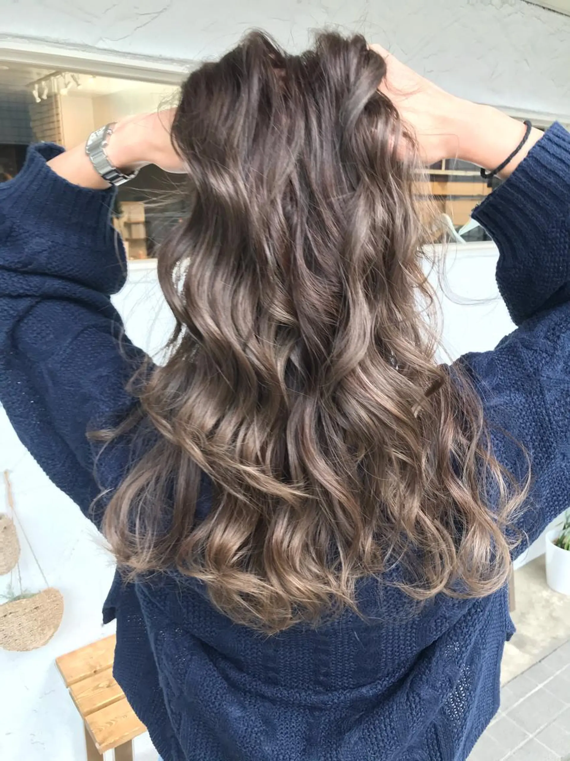 ロング カラー アッシュ ベージュカラー ヘアカラー 正分 真美のヘアスタイル