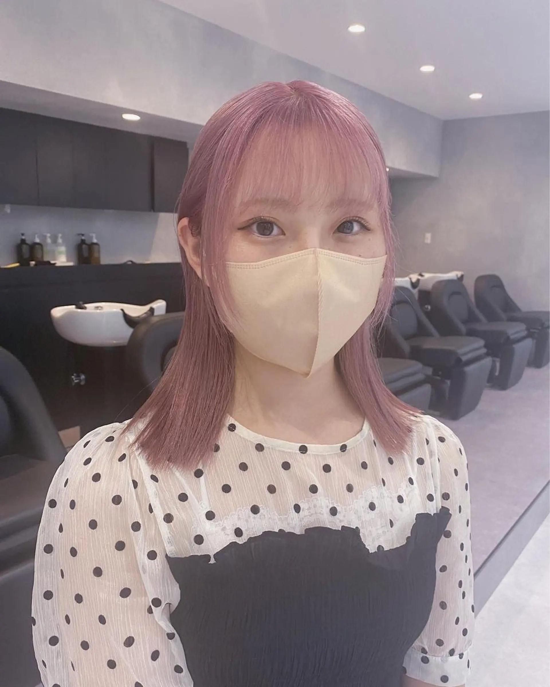 ミディアム カラー ラベンダーカラー ピンクカラー ピンクラベンダー 顔まわりレイヤー レイヤーカット ヘアカラー トリートメント 鈴木/ミルクティー/ ブリーチ/ボブ/のヘアスタイル