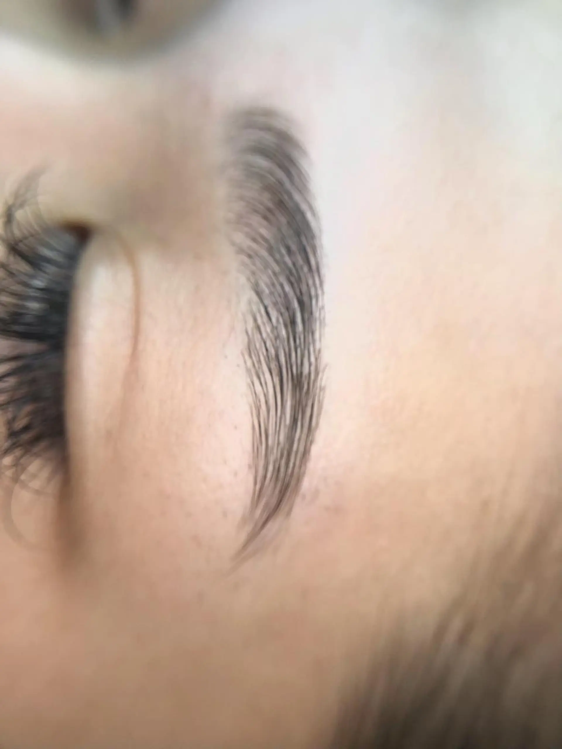 アイブロウ ハリウッドブロウリフト リアン SAORIのマツエク・マツパデザイン