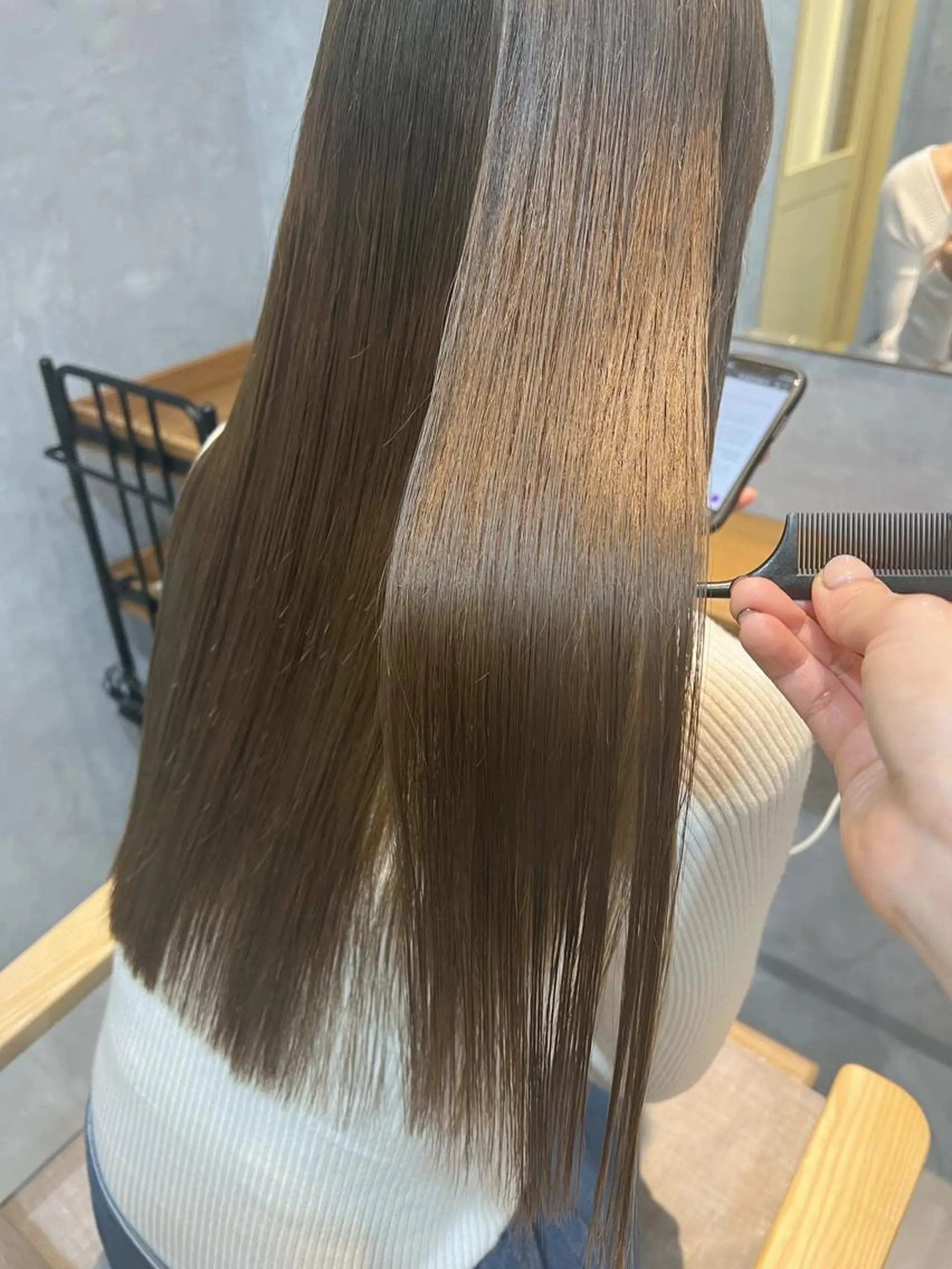 ロング カラー ブリーチ ケアブリーチ ダブルカラー イヤリングカラー グレージュ 中村 ひなたのヘアスタイル