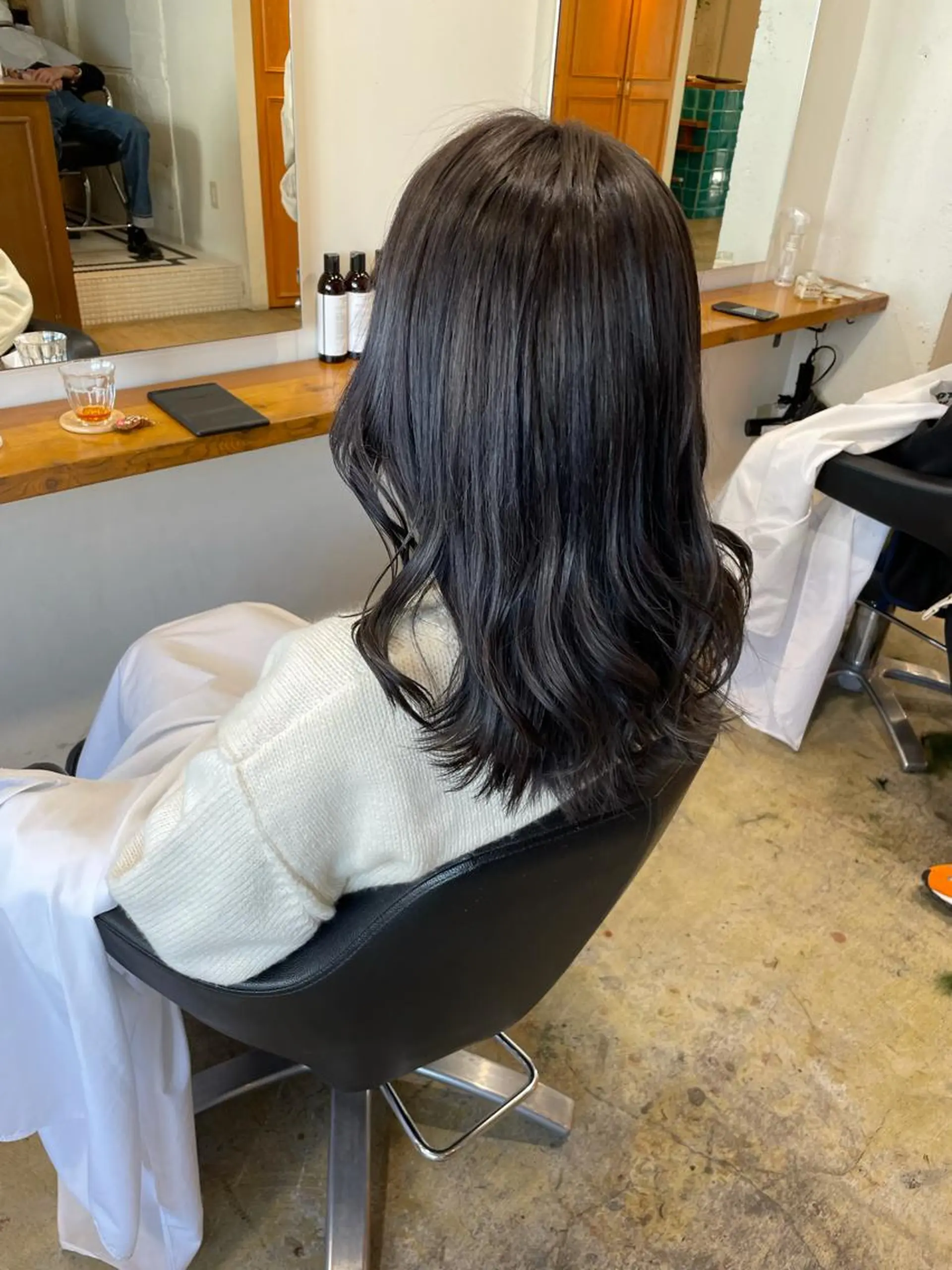 ミディアム カラー ブリーチ 透明感カラー グレージュ ヘアカラー トリートメント MIOベージュカラー 柔らかいカラーのヘアスタイル