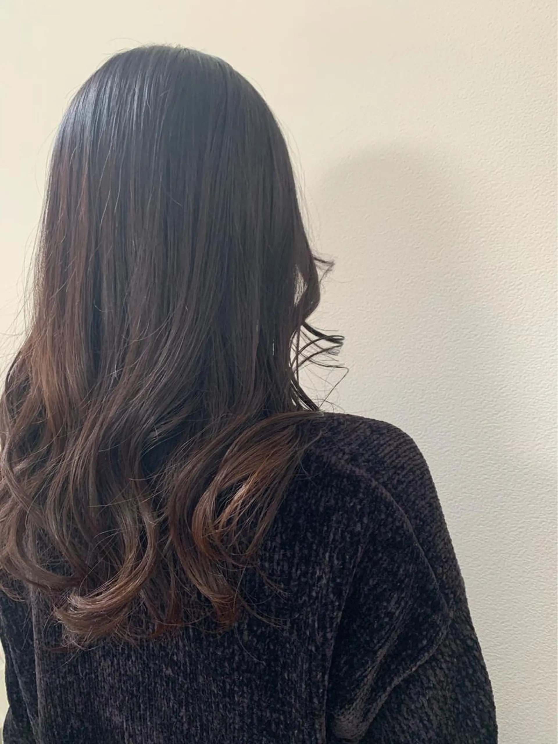 ロング カラー ヘアアレンジ アッシュ ミストバング ベージュカラー 黒髪 ブリーチ maoブリーチ無し 似合わせカラーのヘアスタイル