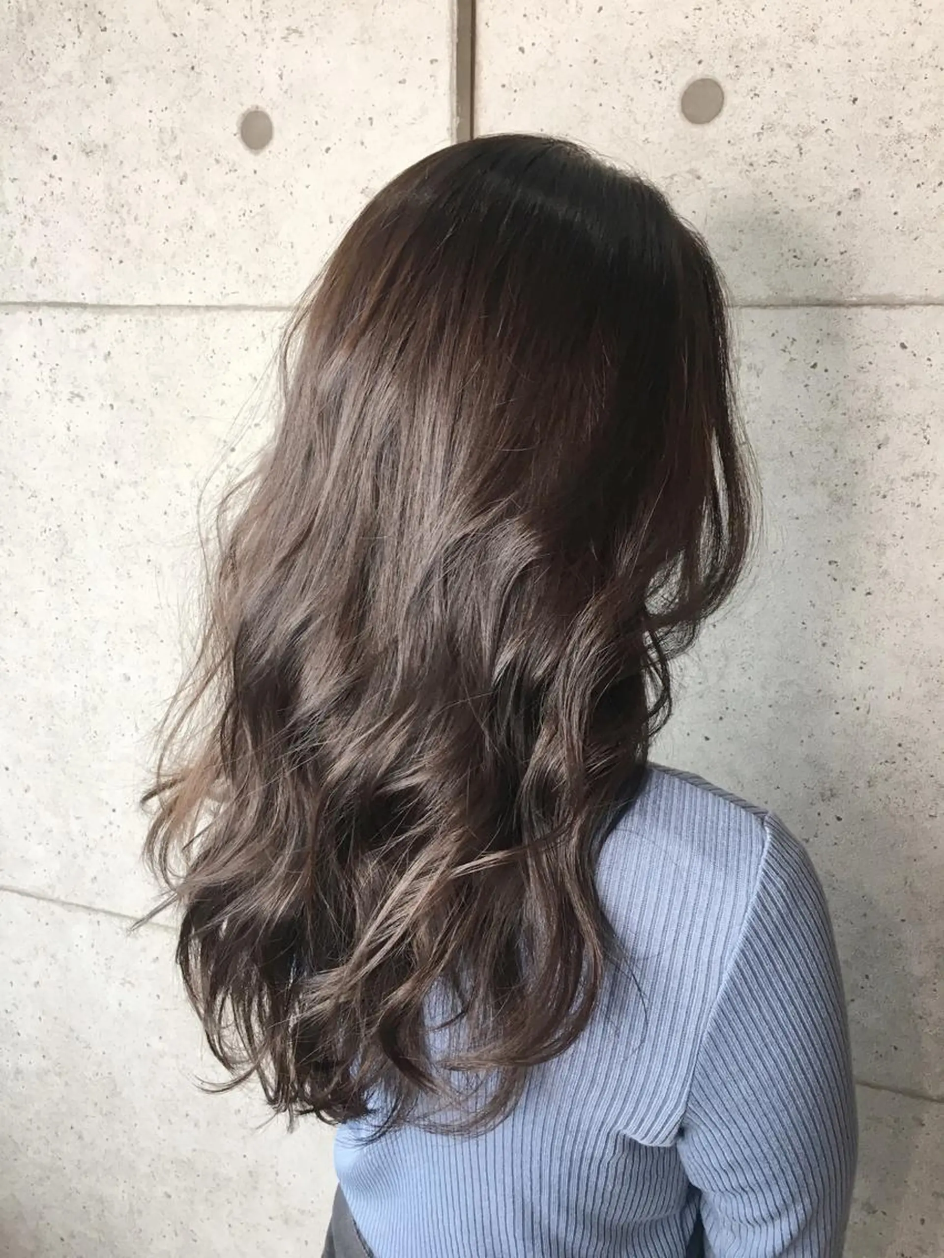 ロング ヘアカラー トリートメント 足立 磨咲のヘアスタイル