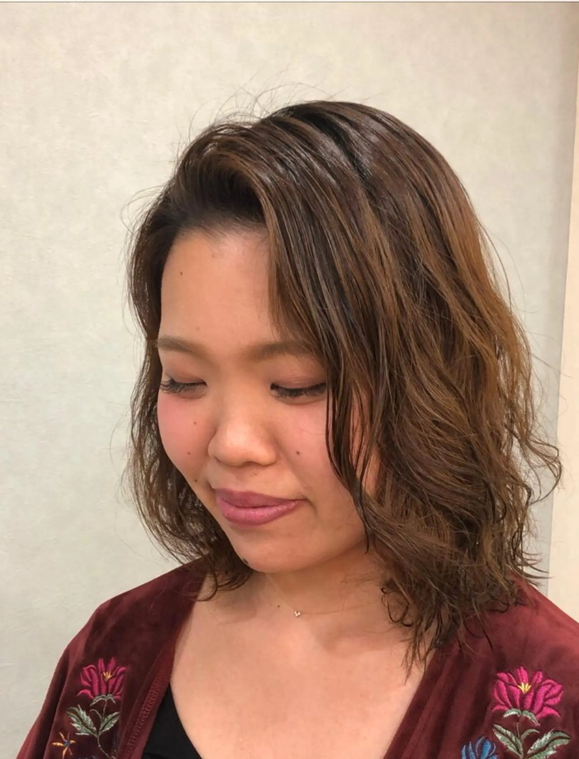 ショート パーマ 切りっぱなしボブ ボブ かきあげバング 大野 まゆのヘアスタイル