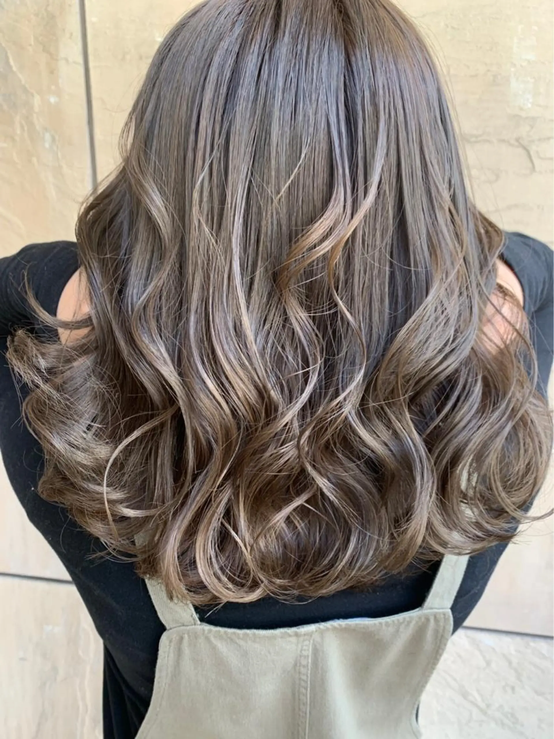 ロング カラー ヘアアレンジ ハイライトカラー ハイライト ヘアカラー トリートメント レイヤー/ウルフ ハイトーンhiroのヘアスタイル