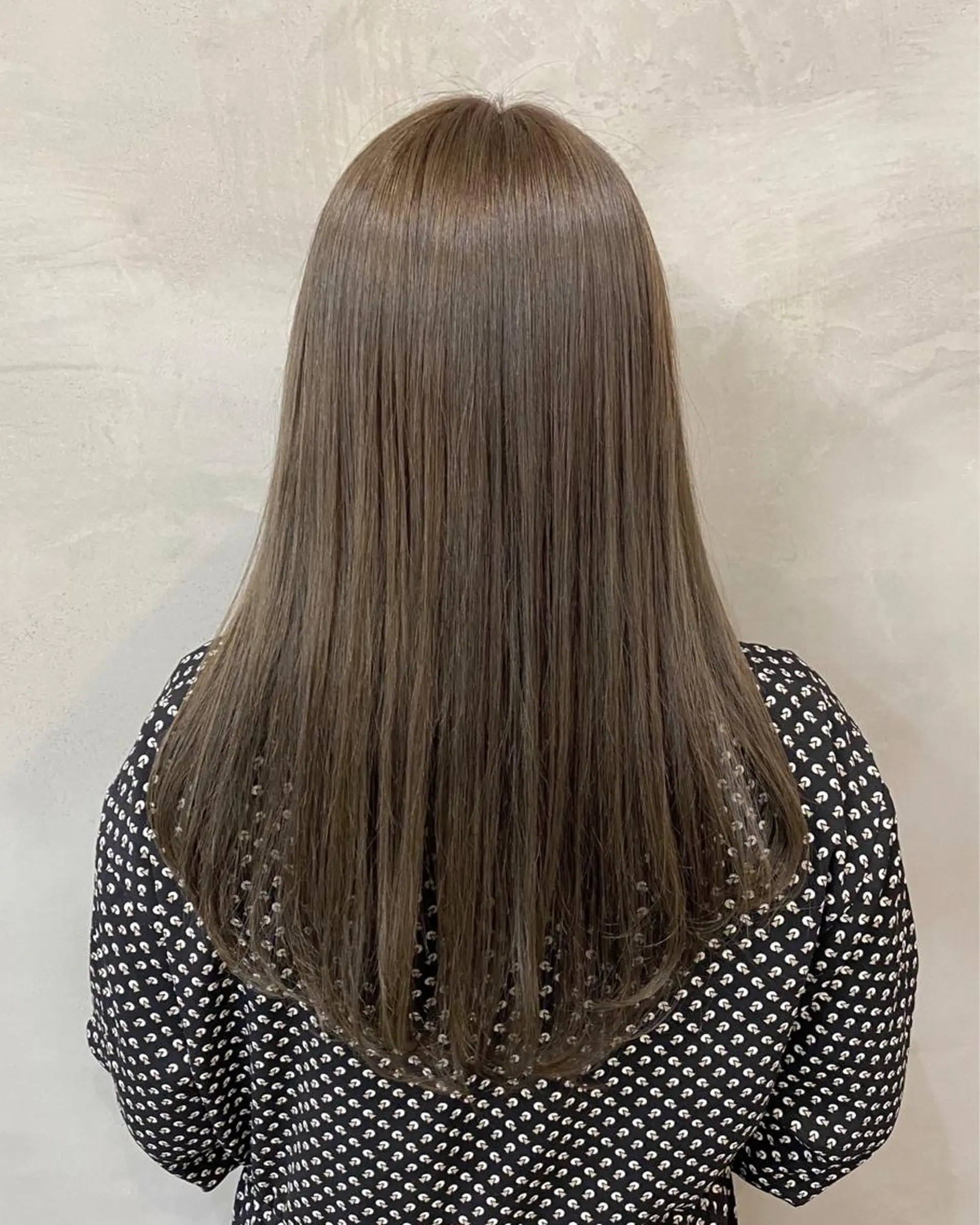 ロング カラー アディクシーカラー ベージュカラー カット ヘアカラー トリートメント 🫧透明感カラー🫧 OIKAWAのヘアスタイル