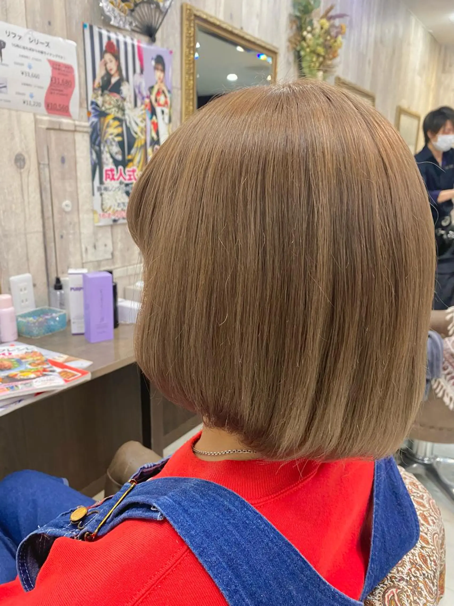 ショート ヘアカラー 土屋朱理/ ハイトーンカラーのヘアスタイル