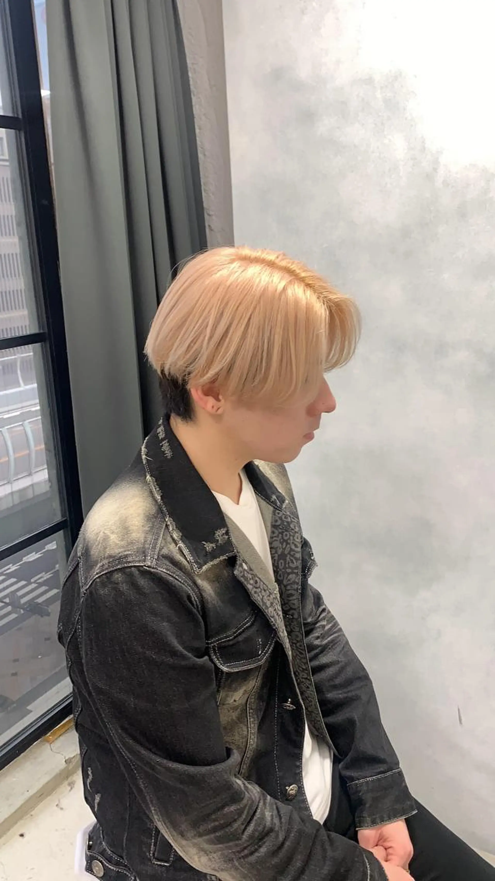 ショート 派手髪支持率No1 Eisukeのヘアスタイル