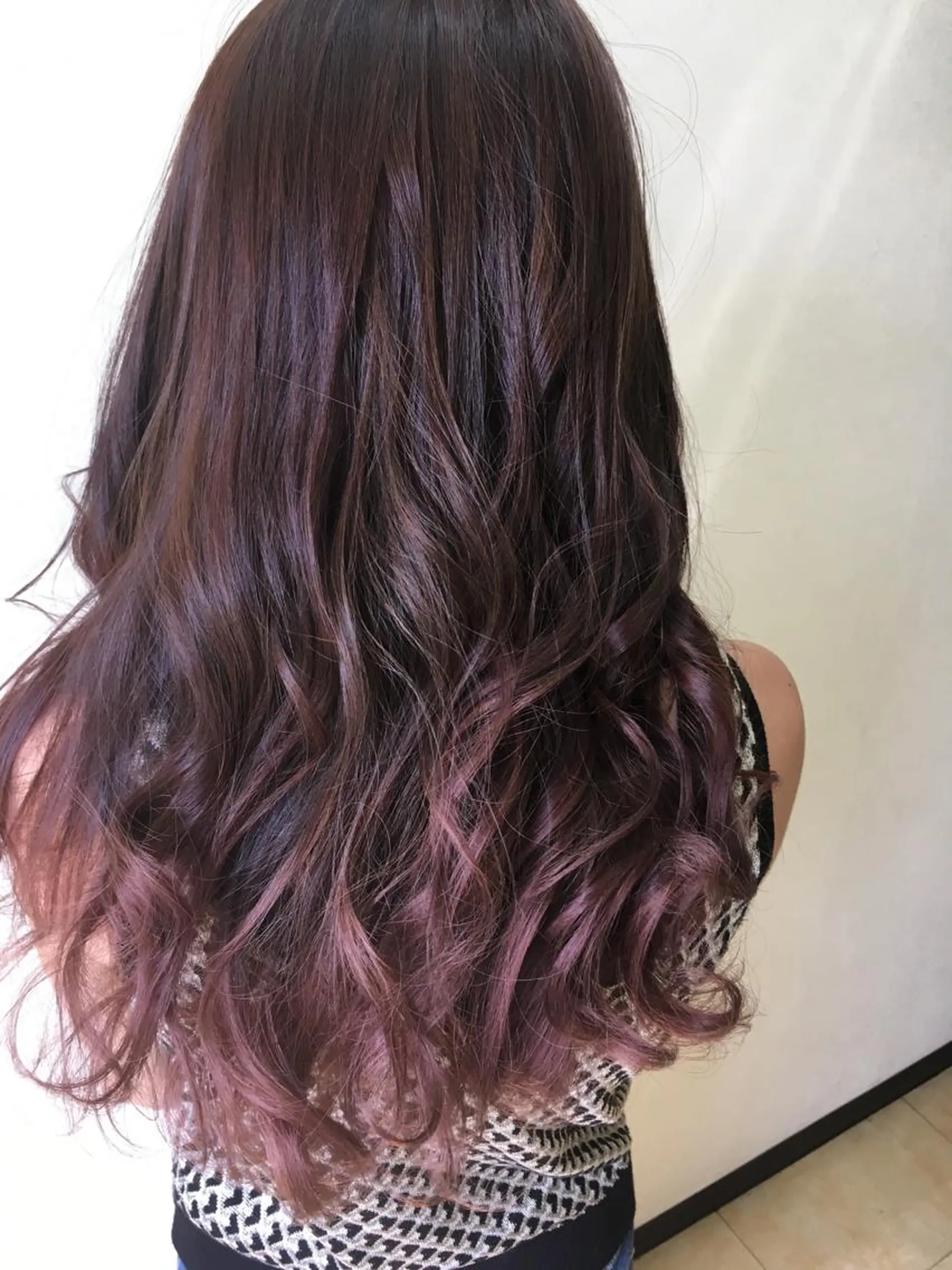 セミロング ロング カラー アッシュ グラデーションカラー ピンクカラー ピンクアッシュ 髪質改善 中川　翔のヘアスタイル