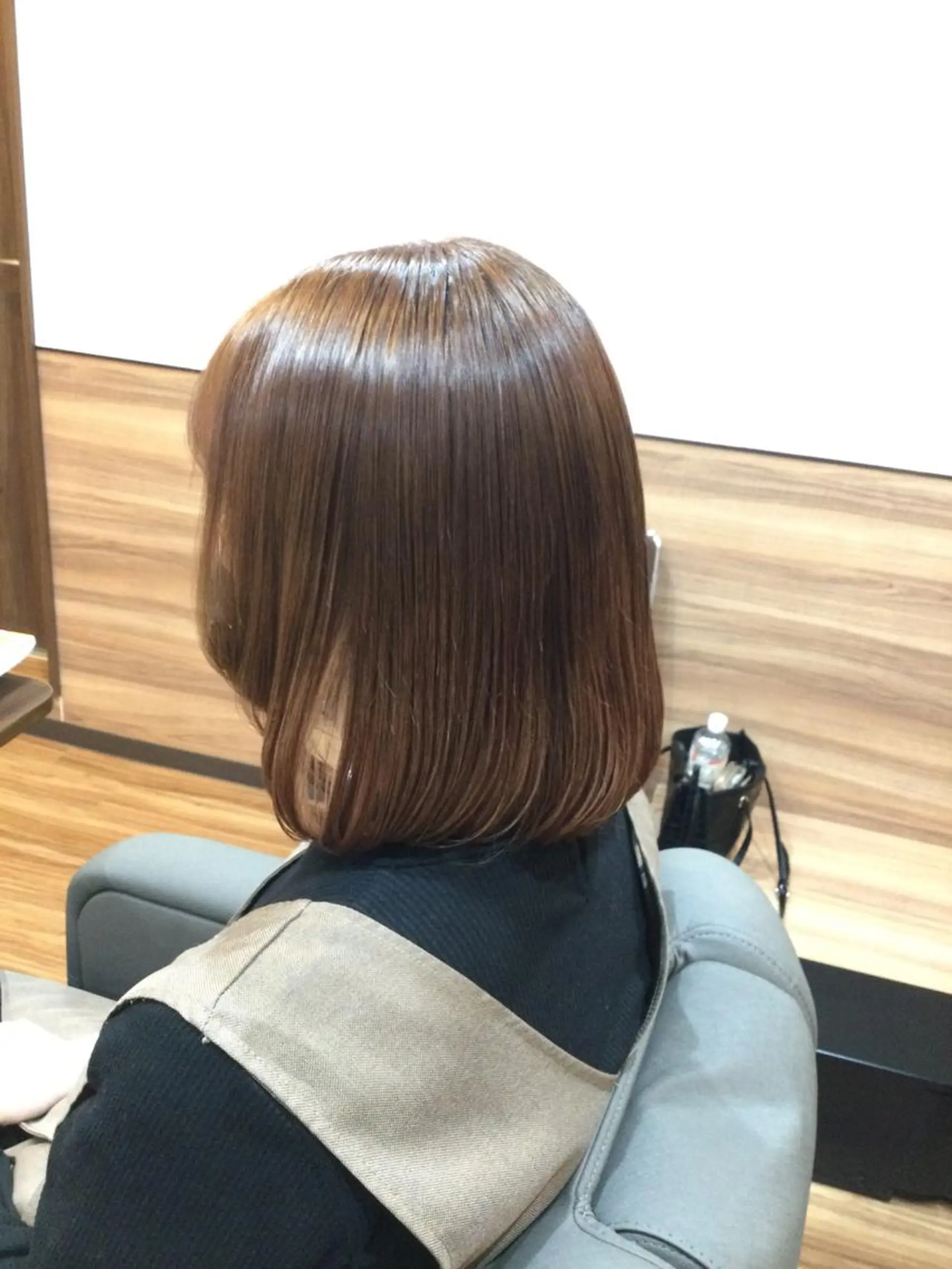 ミディアム カラー 顔まわりレイヤー レイヤーカット Annon プライベートサロンのヘアスタイル