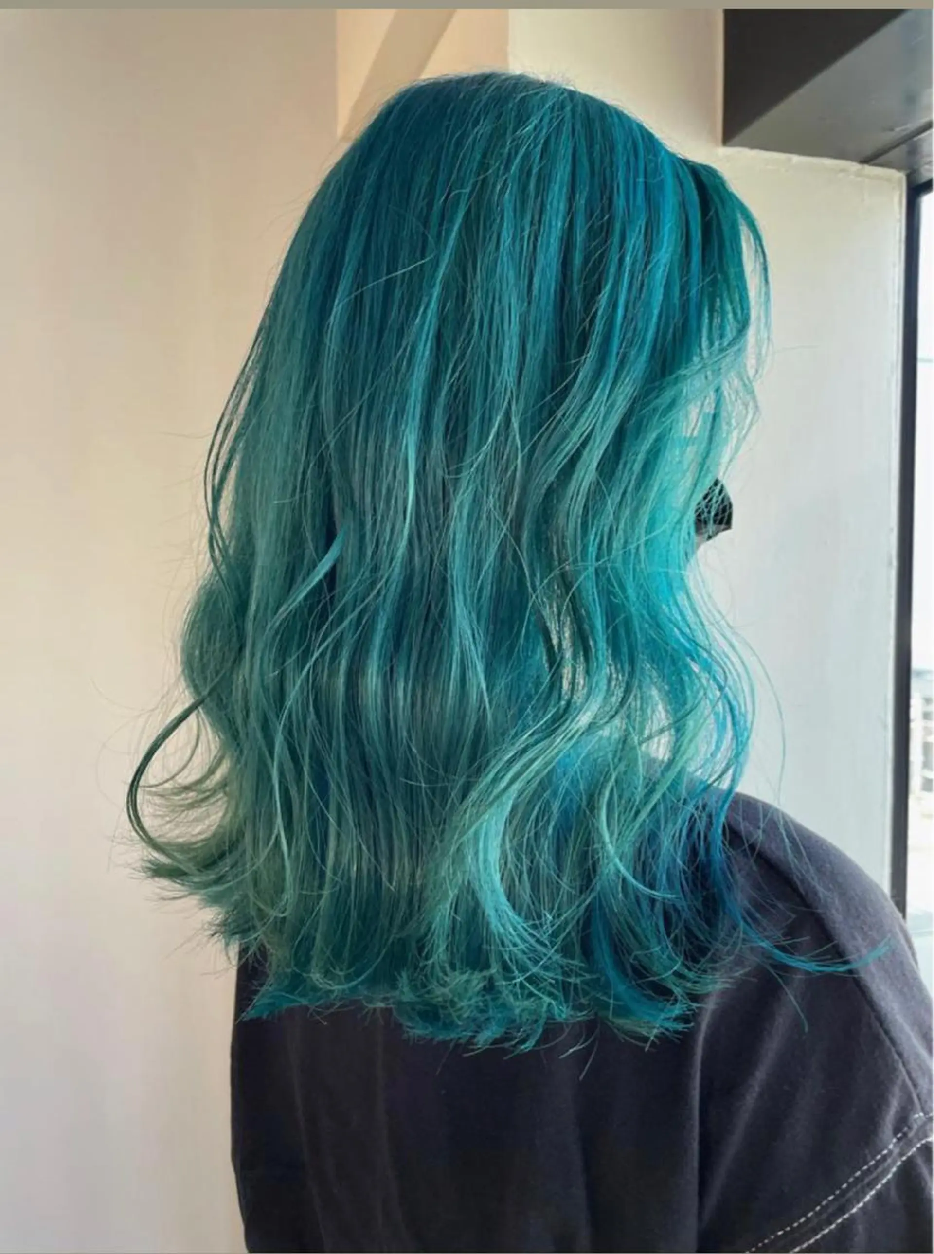 セミロング カラー セミロングパーマ バレイヤージュ ダブルカラー グラデーションカラー ハイライトカラー La fith hair ray所属・メンズ/パーマ/ ブリーチ/KAITOのヘアスタイル