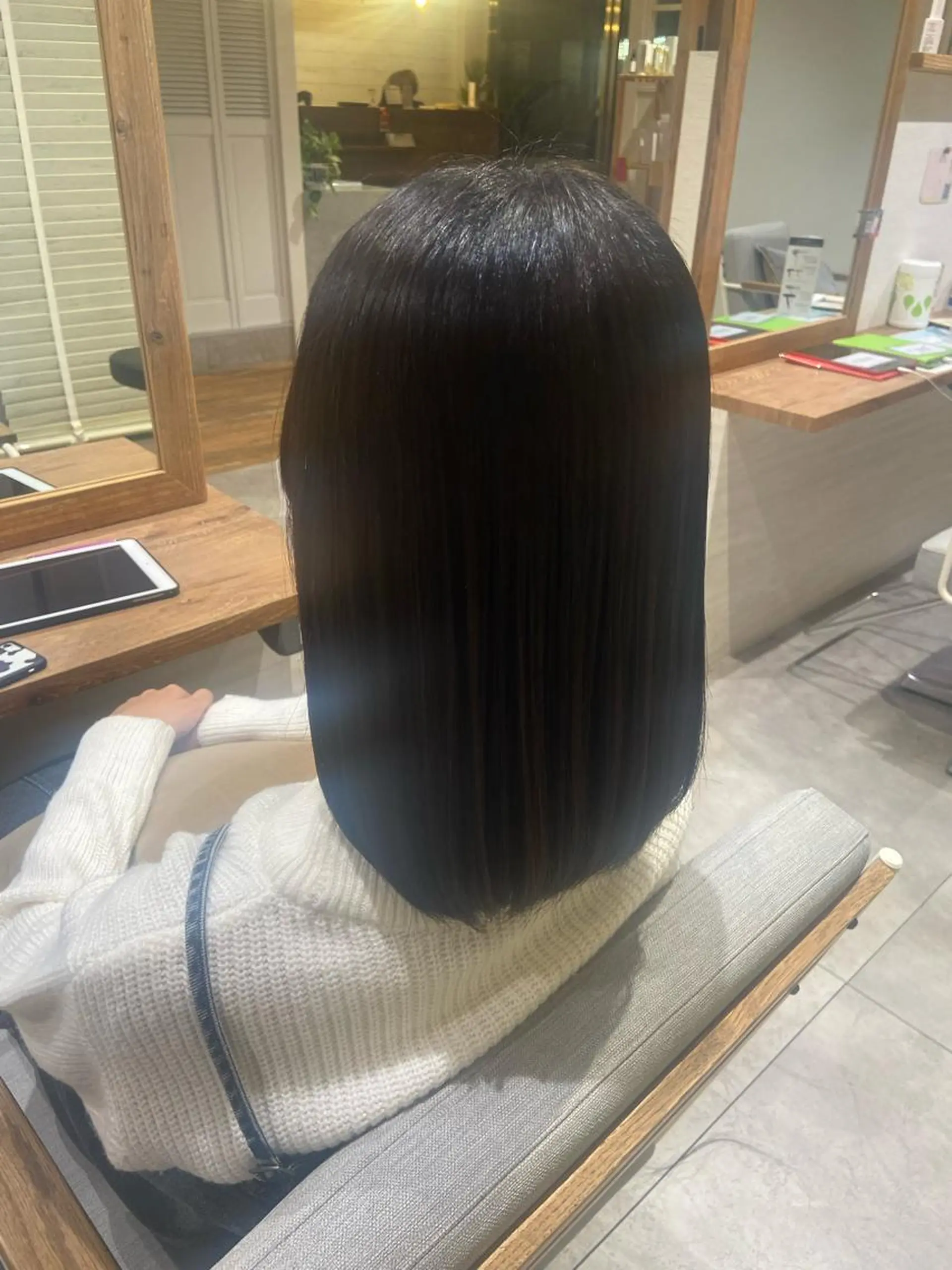 セミロング 縮毛矯正 yond所属・ハラダ ヒナミのヘアスタイル