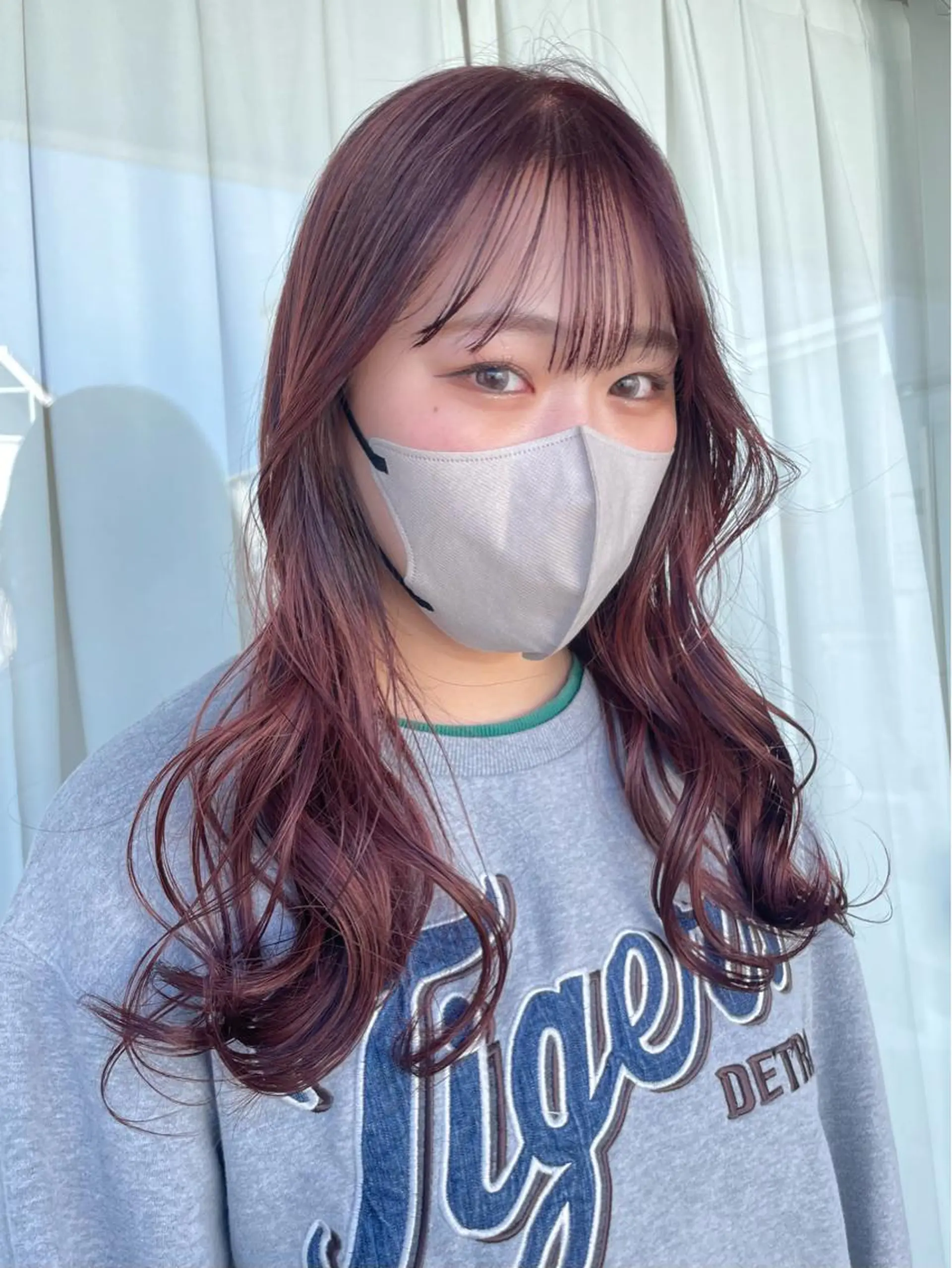 カラー 若月 あやかのヘアスタイル