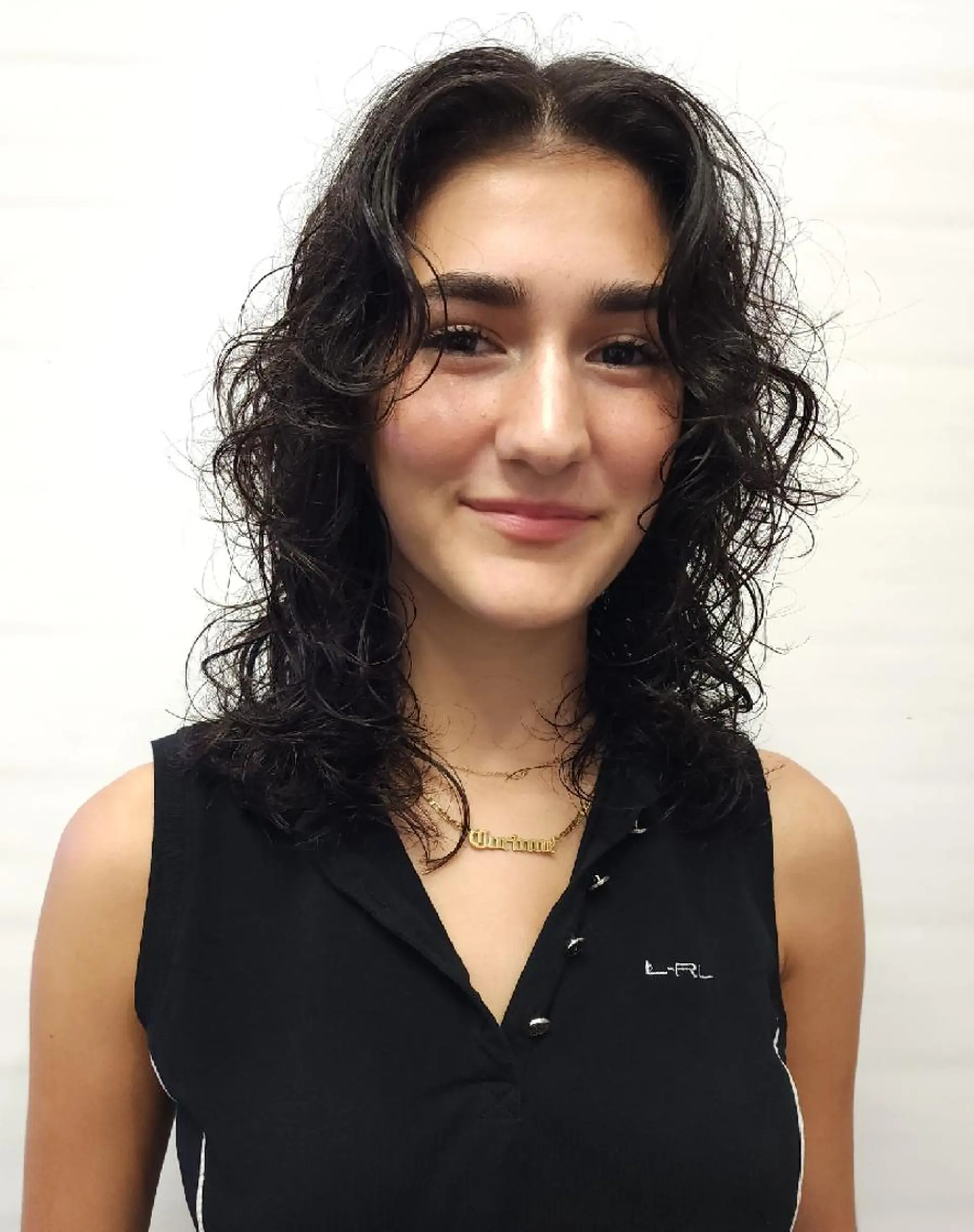 ミディアム レイヤーカット Backbocker所属・ハイトーン/ブリーチ /デザインカラーのヘアスタイル